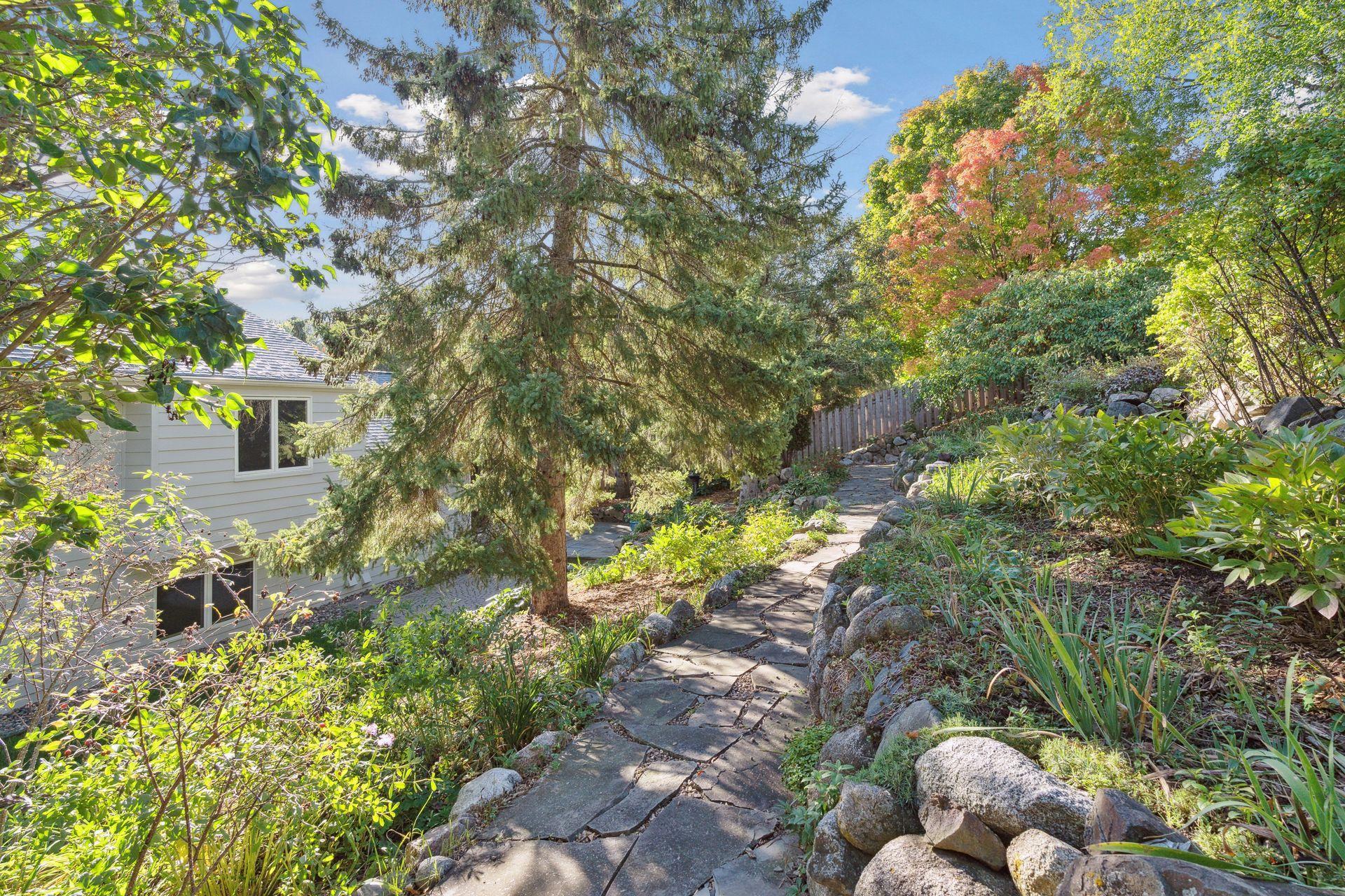 3135 Aspen Avenue