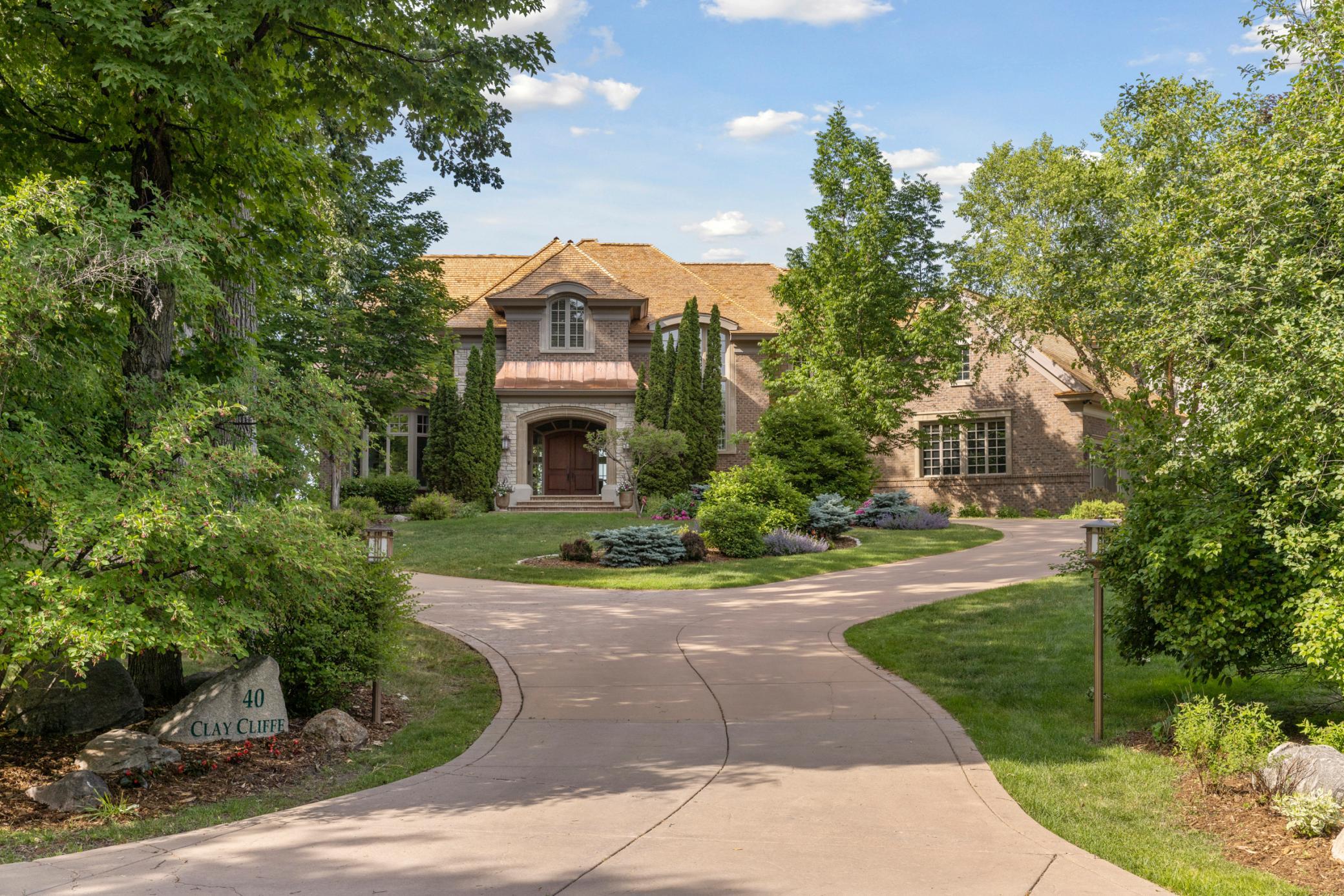 40 Clay Cliffe Drive