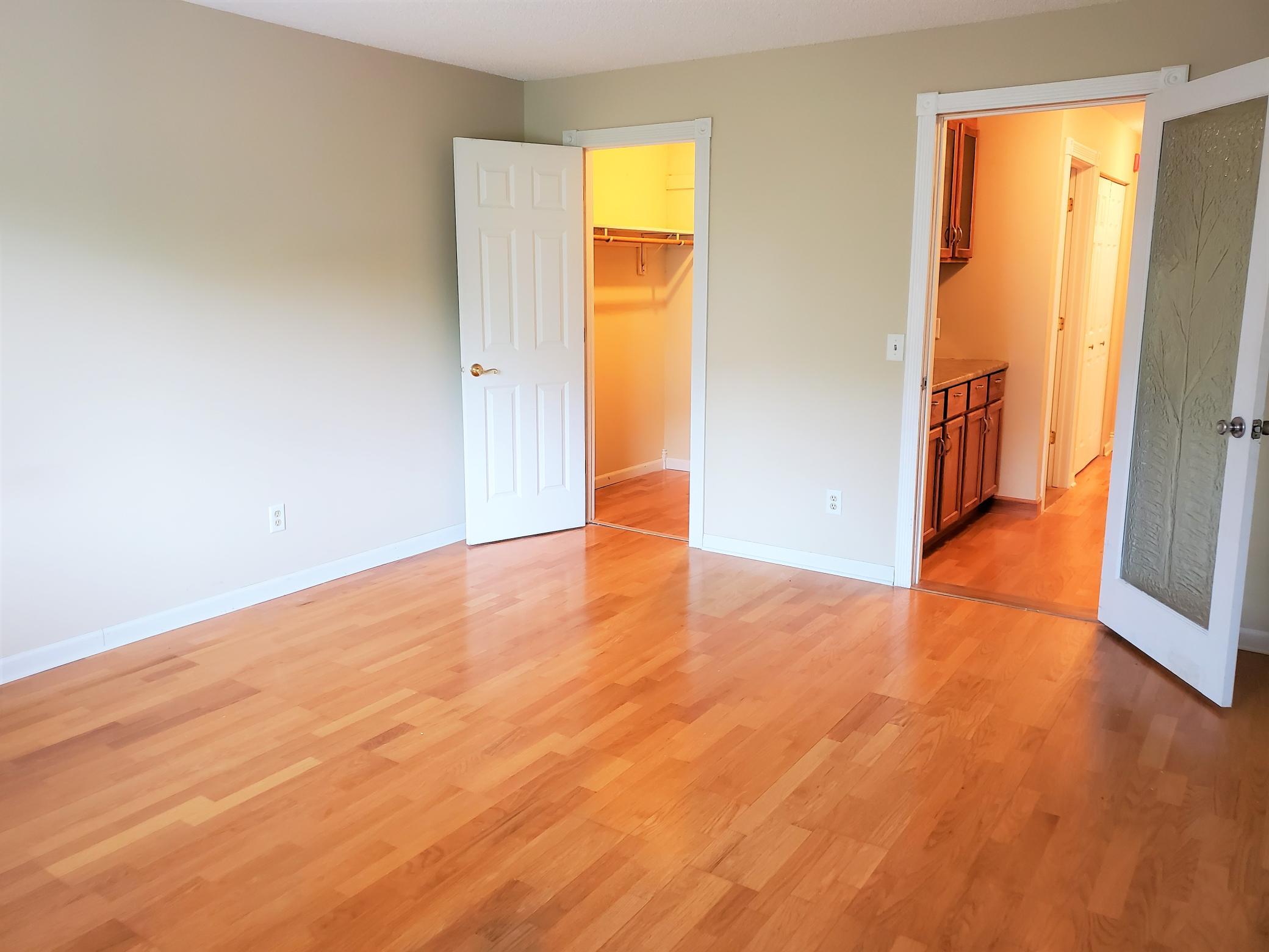 1304 W Medicine Lake Drive Unit: 210