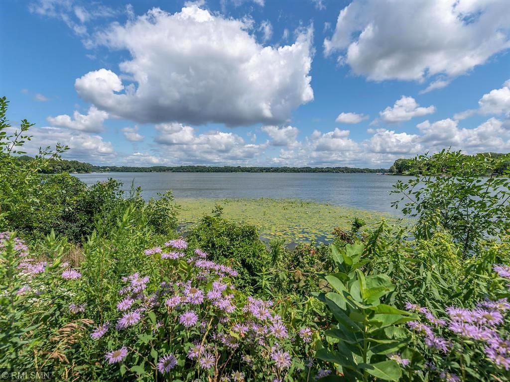 1304 W Medicine Lake Drive Unit: 210