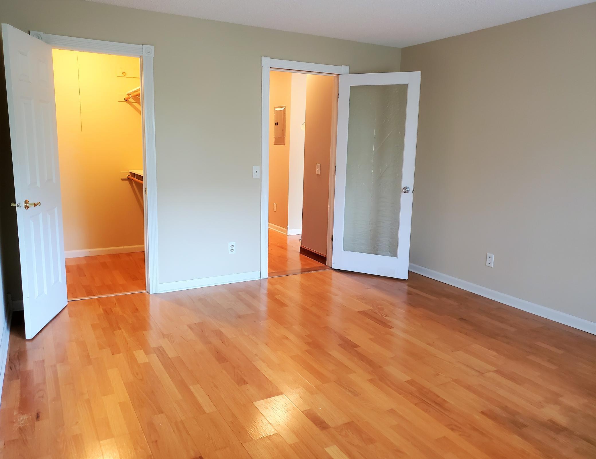 1304 W Medicine Lake Drive Unit: 210