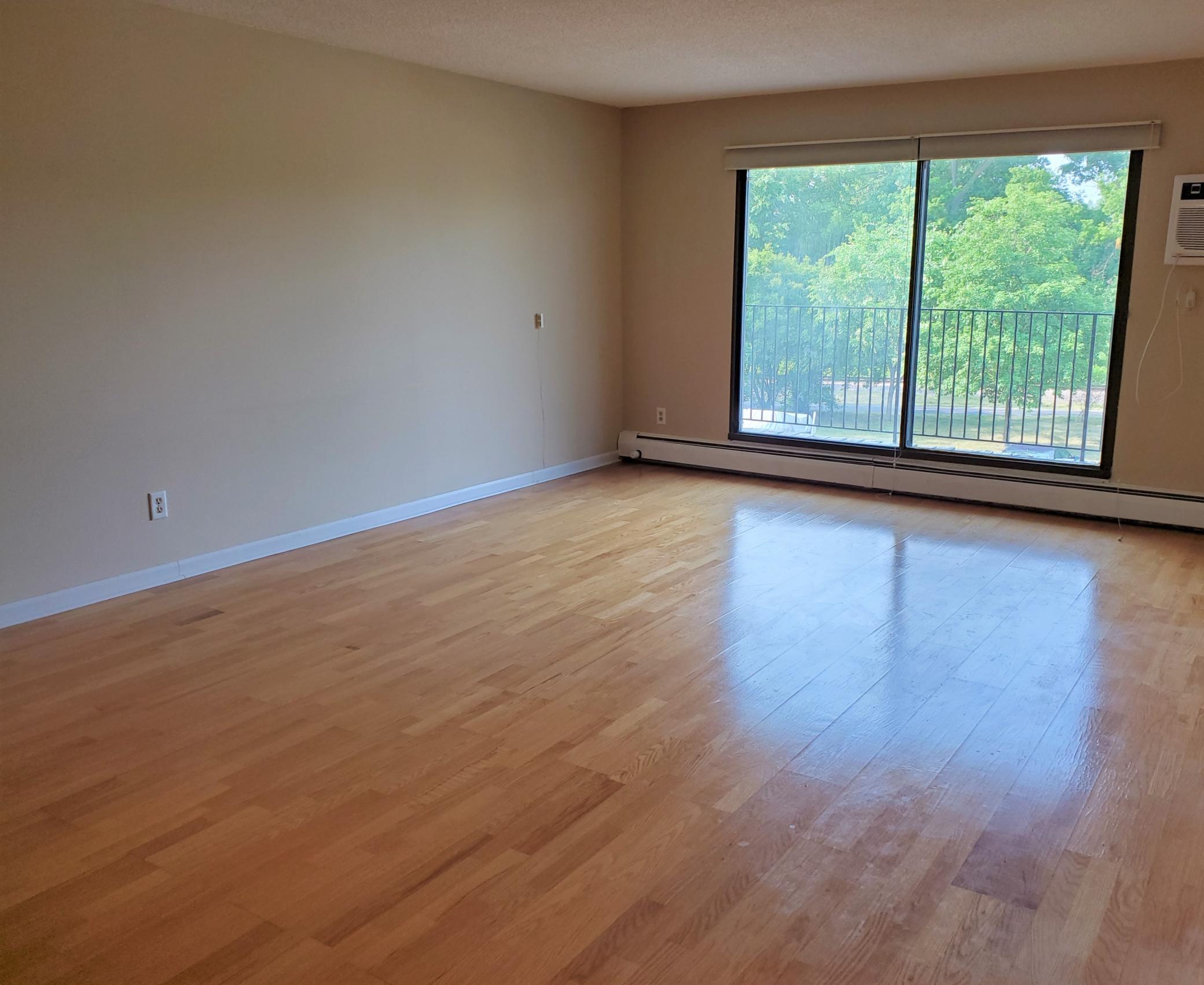 1304 W Medicine Lake Drive Unit: 210