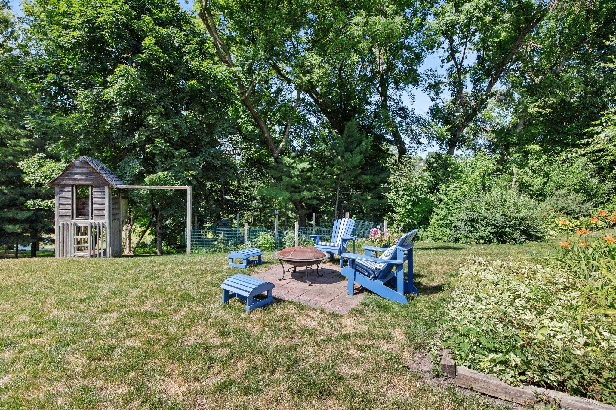 8657 Chanhassen Hills Drive N