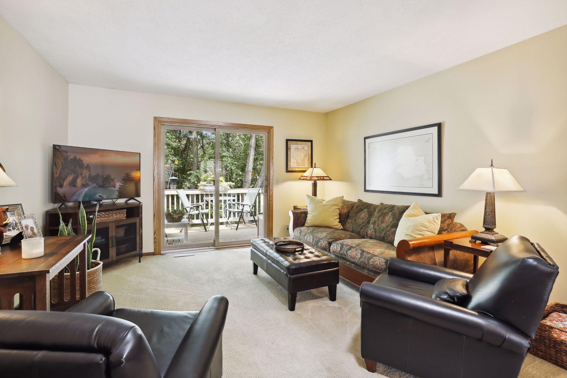 1623 Black Oaks Place N