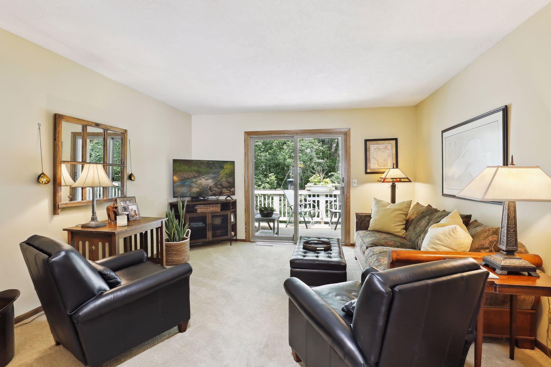 1623 Black Oaks Place N