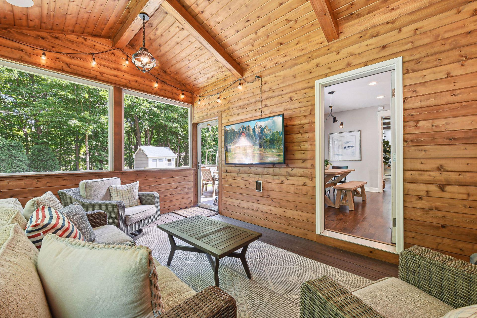 4815 Suburban Drive