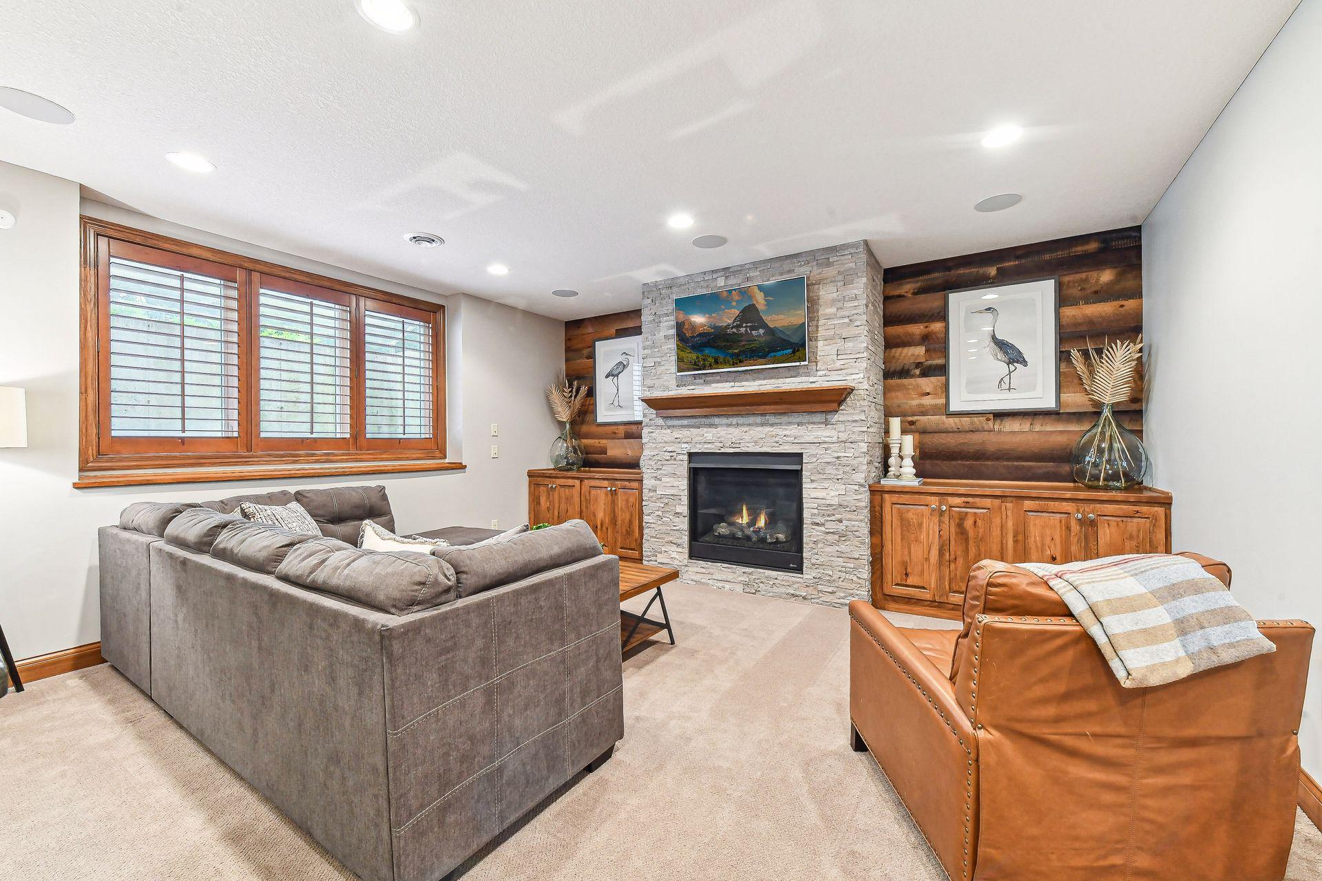 4815 Suburban Drive