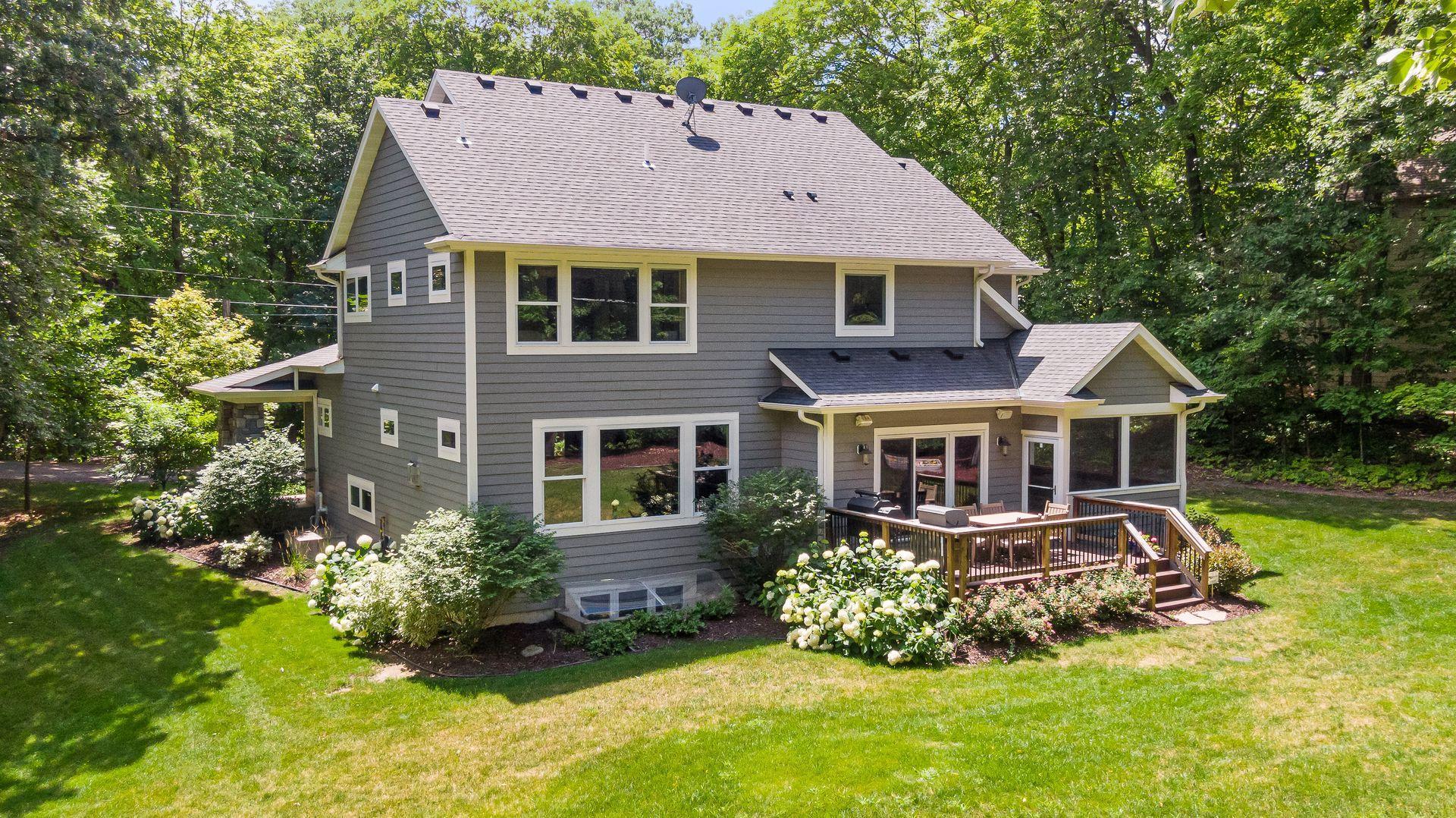 4815 Suburban Drive