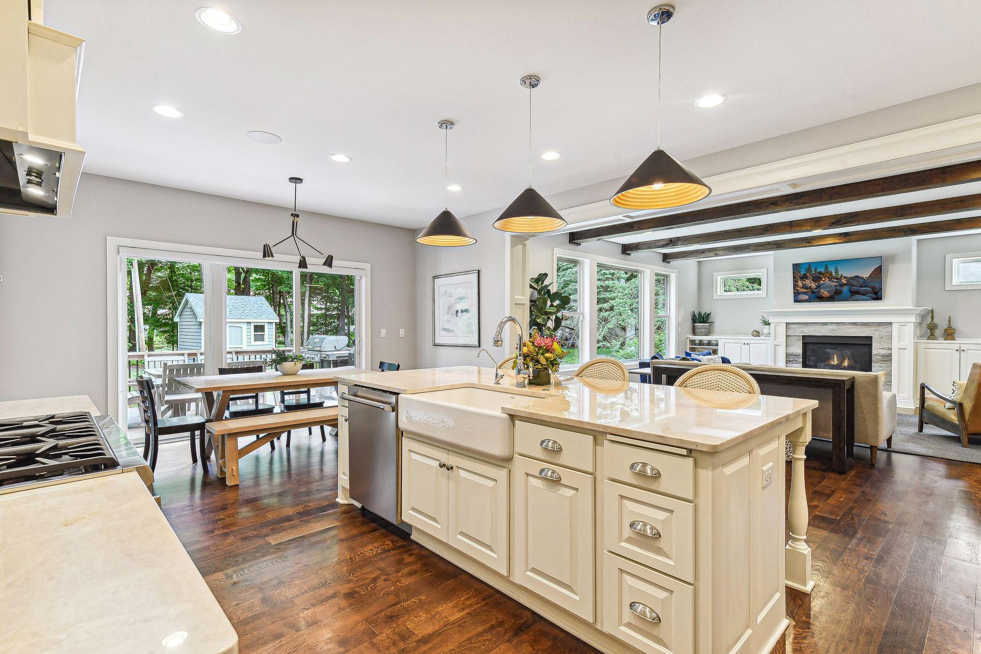 4815 Suburban Drive