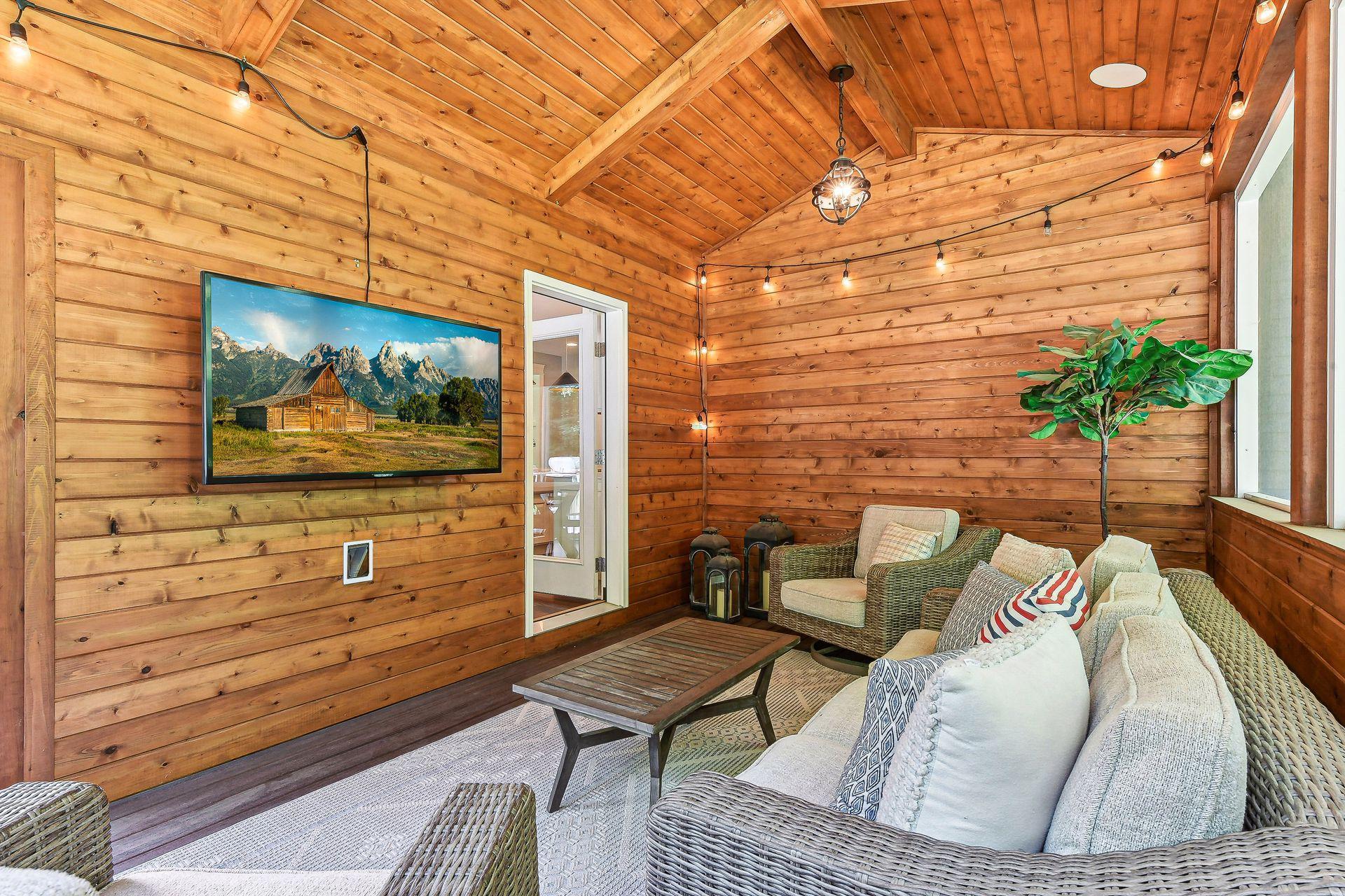 4815 Suburban Drive