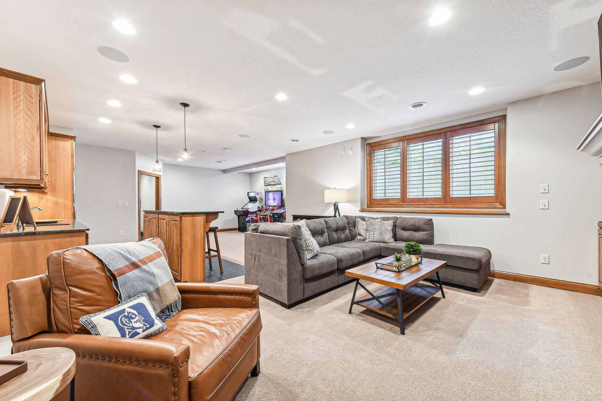 4815 Suburban Drive