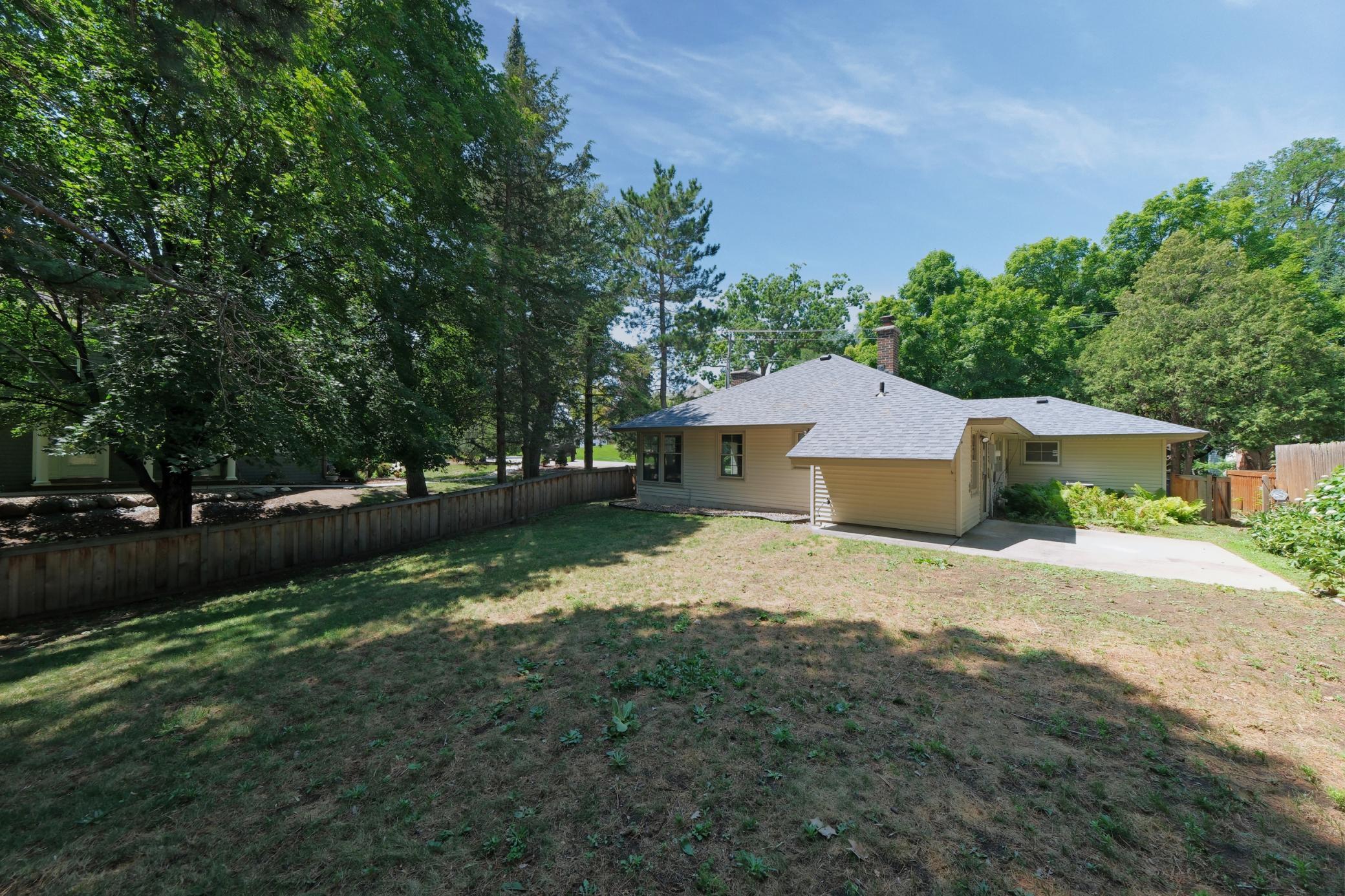 330 Central Avenue S