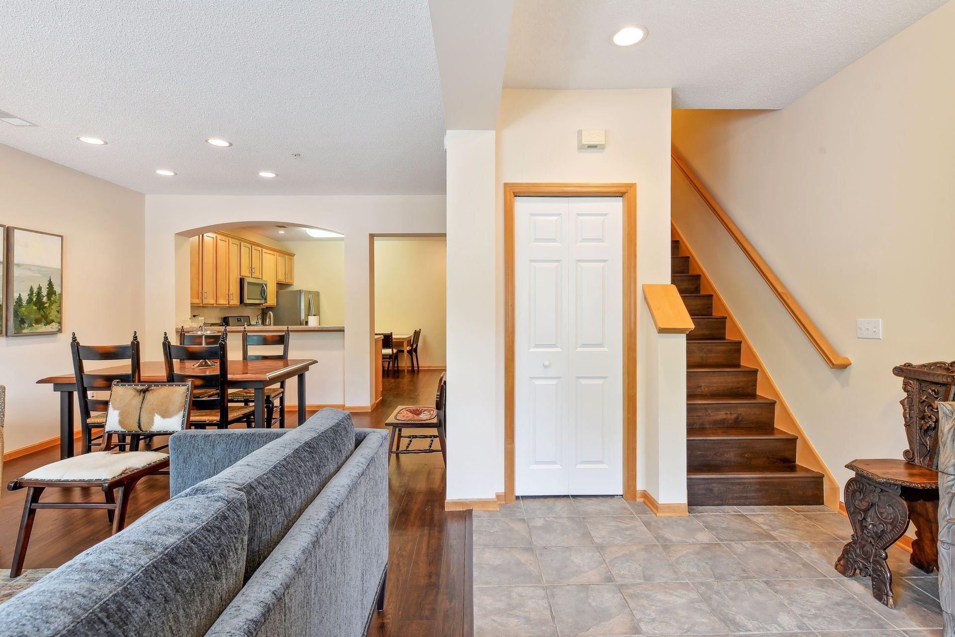 6090 W 16th Street Unit: 910