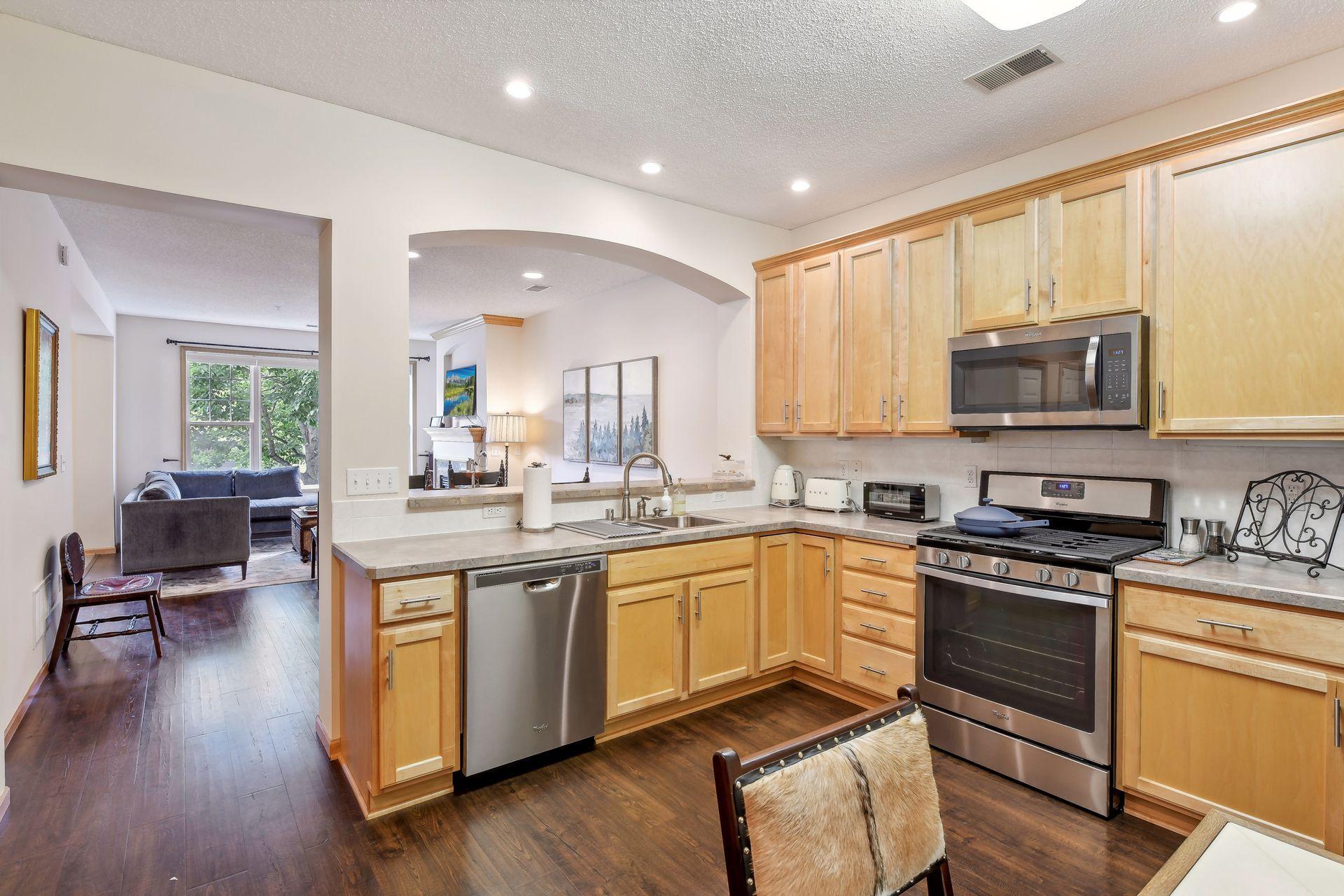 6090 W 16th Street Unit: 910