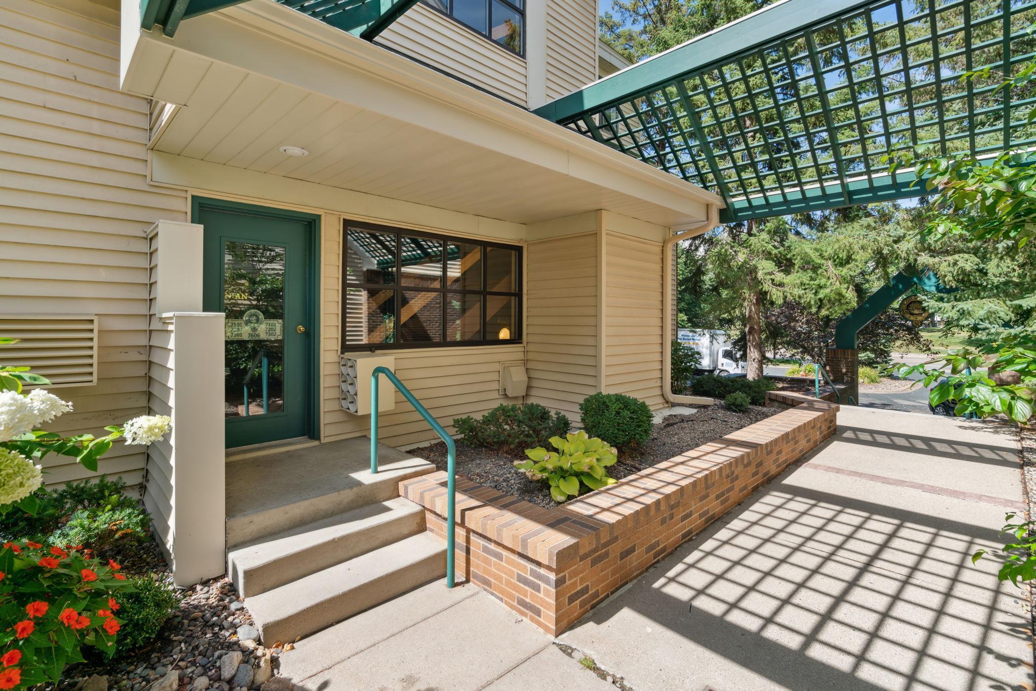 7606 York Avenue S Unit: 7301