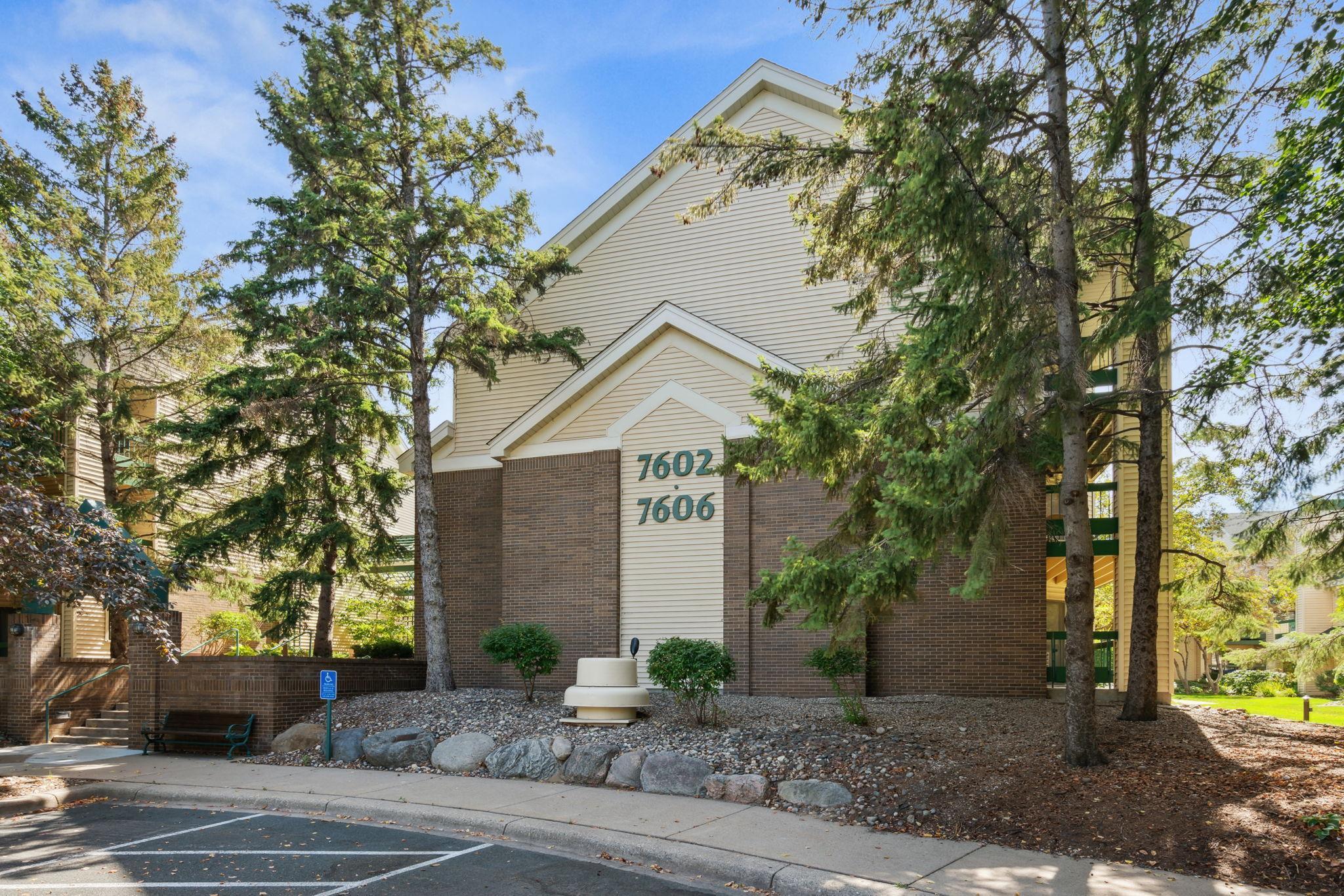 7606 York Avenue S Unit: 7301