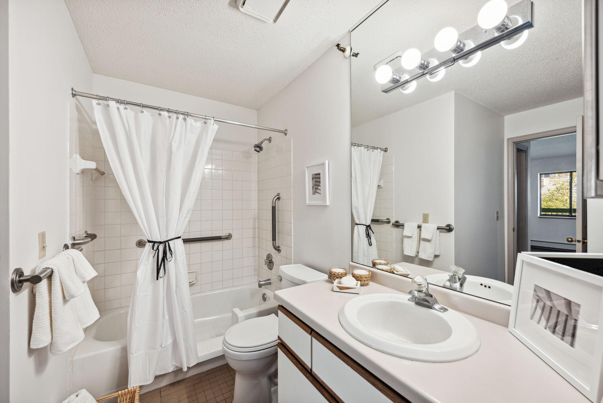 7606 York Avenue S Unit: 7301