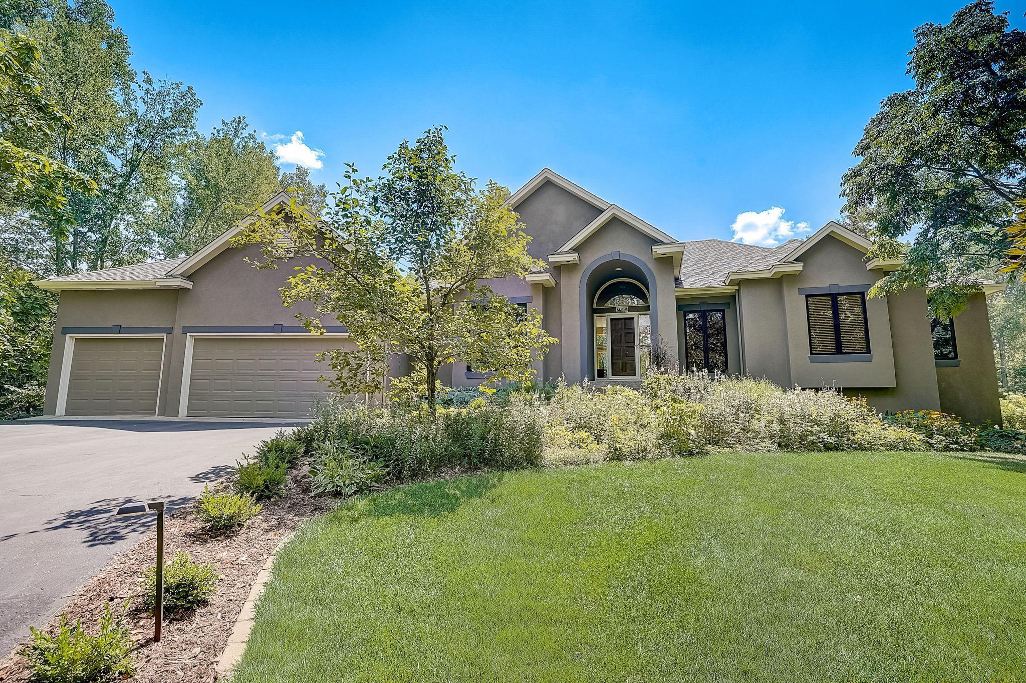 27585 Woodside Road