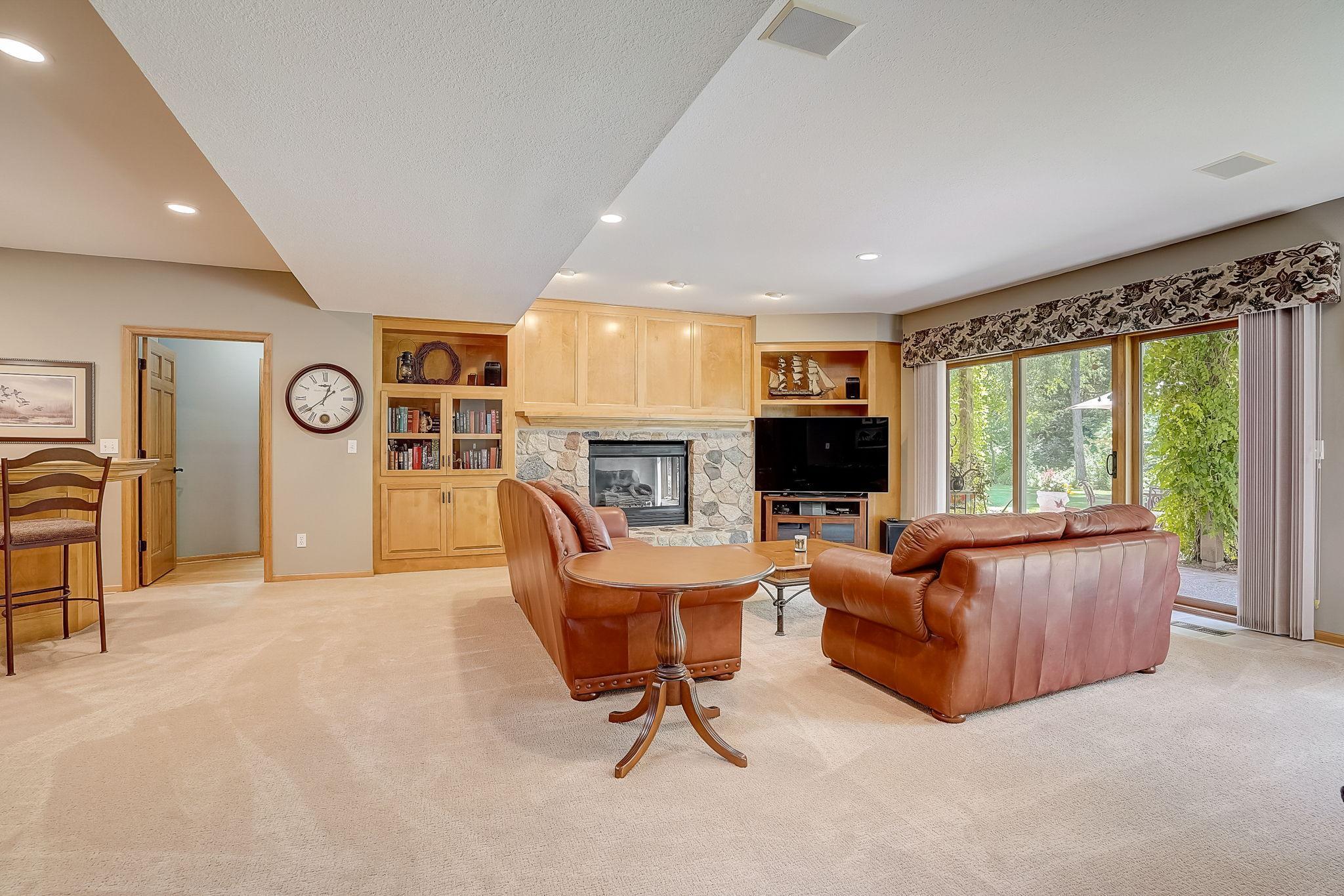 27585 Woodside Road
