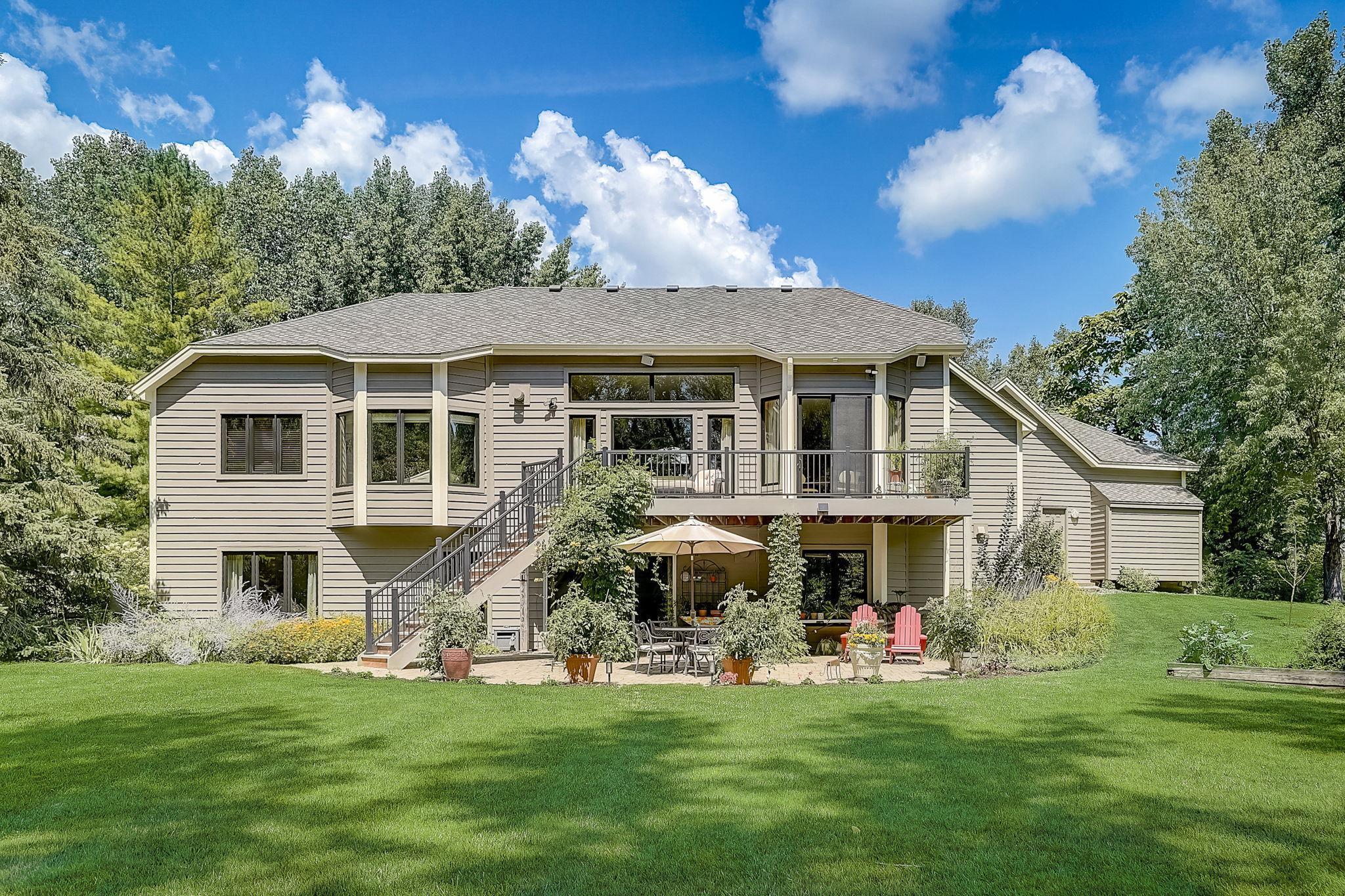 27585 Woodside Road