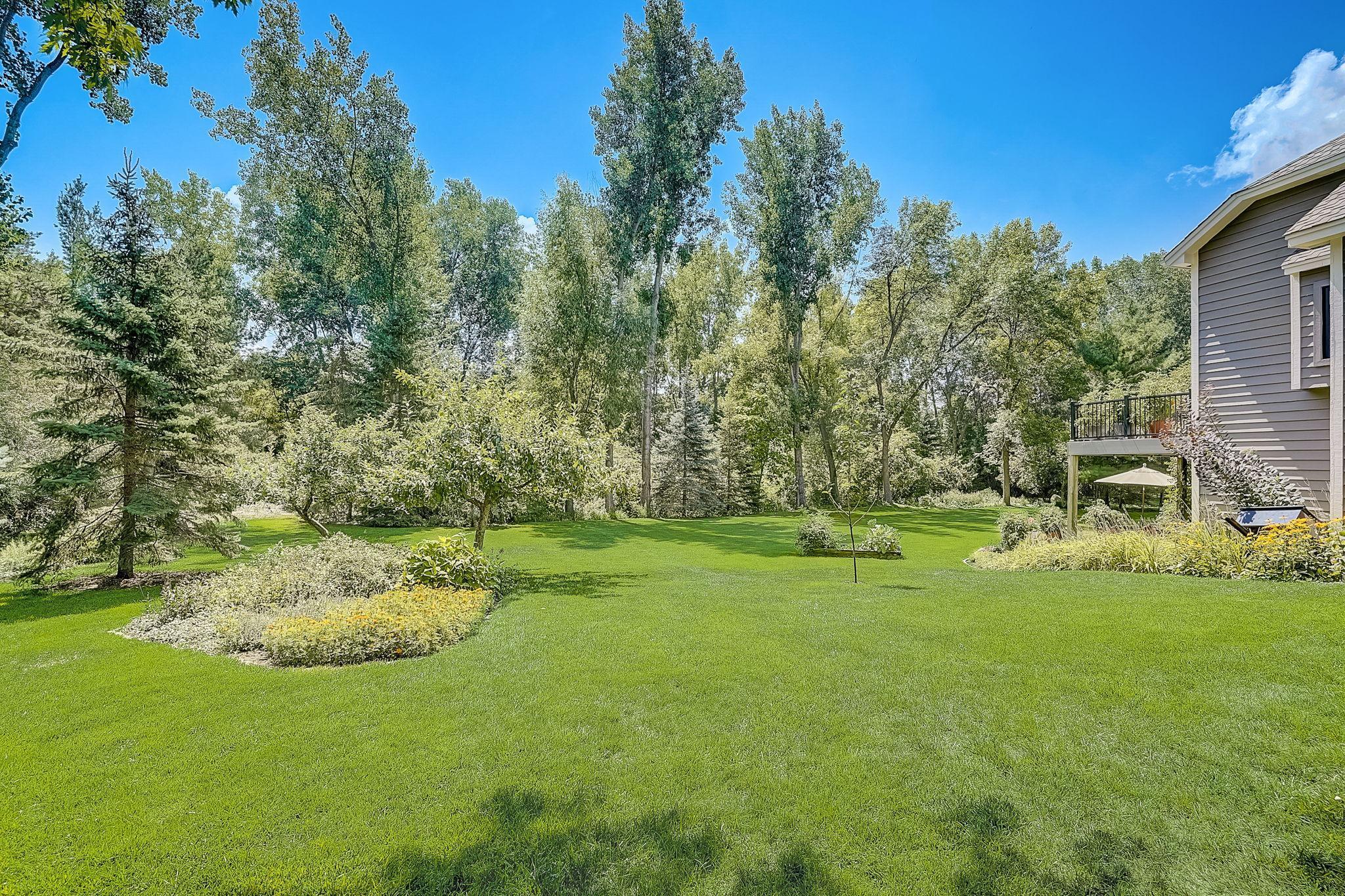 27585 Woodside Road