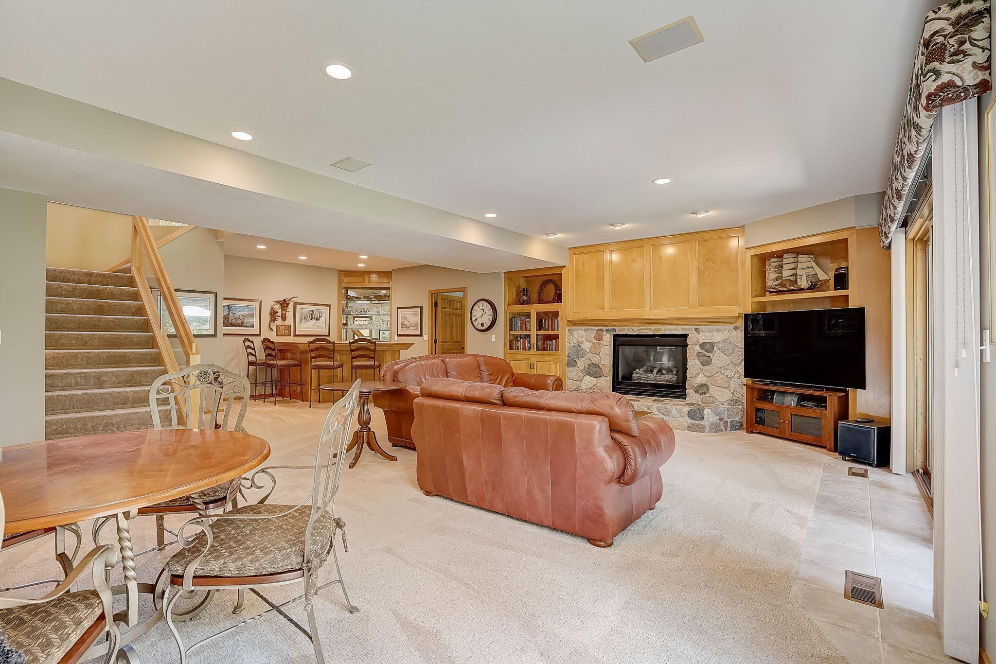 27585 Woodside Road