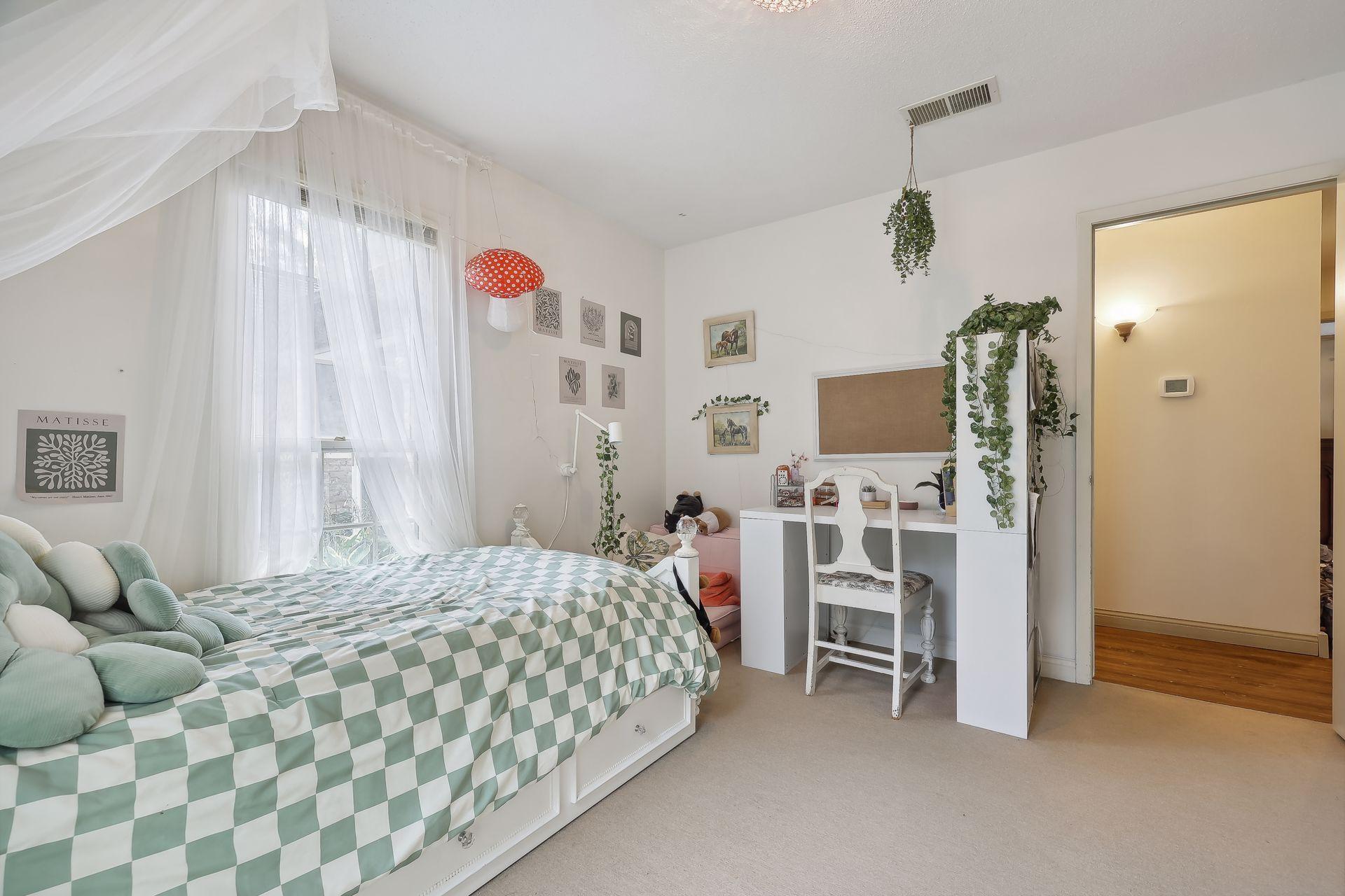 1065 Tamarack Drive
