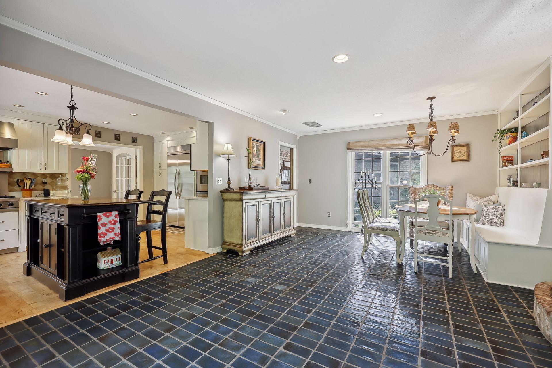 1065 Tamarack Drive
