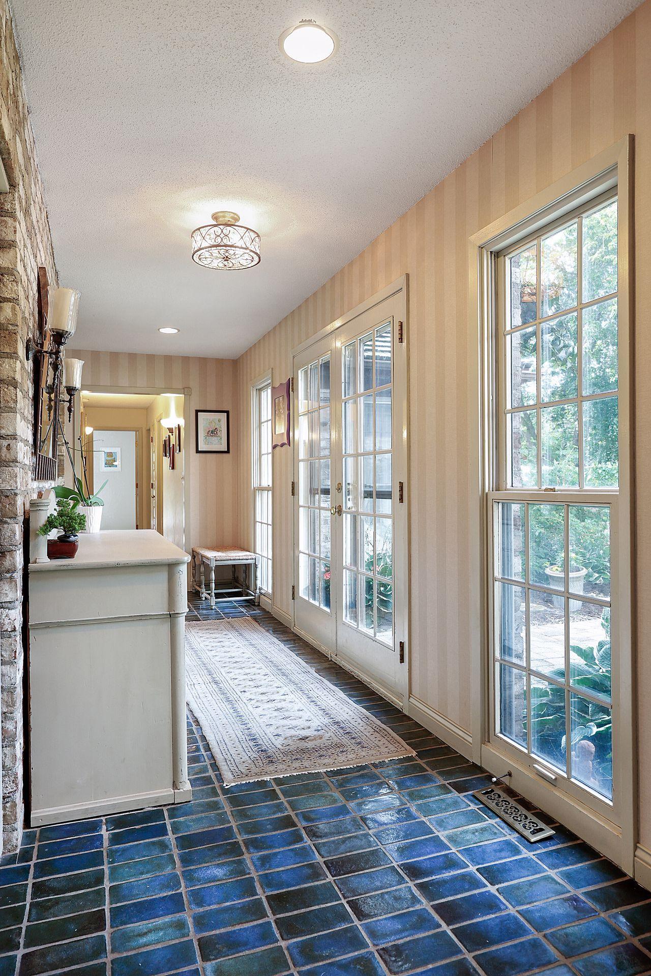 1065 Tamarack Drive