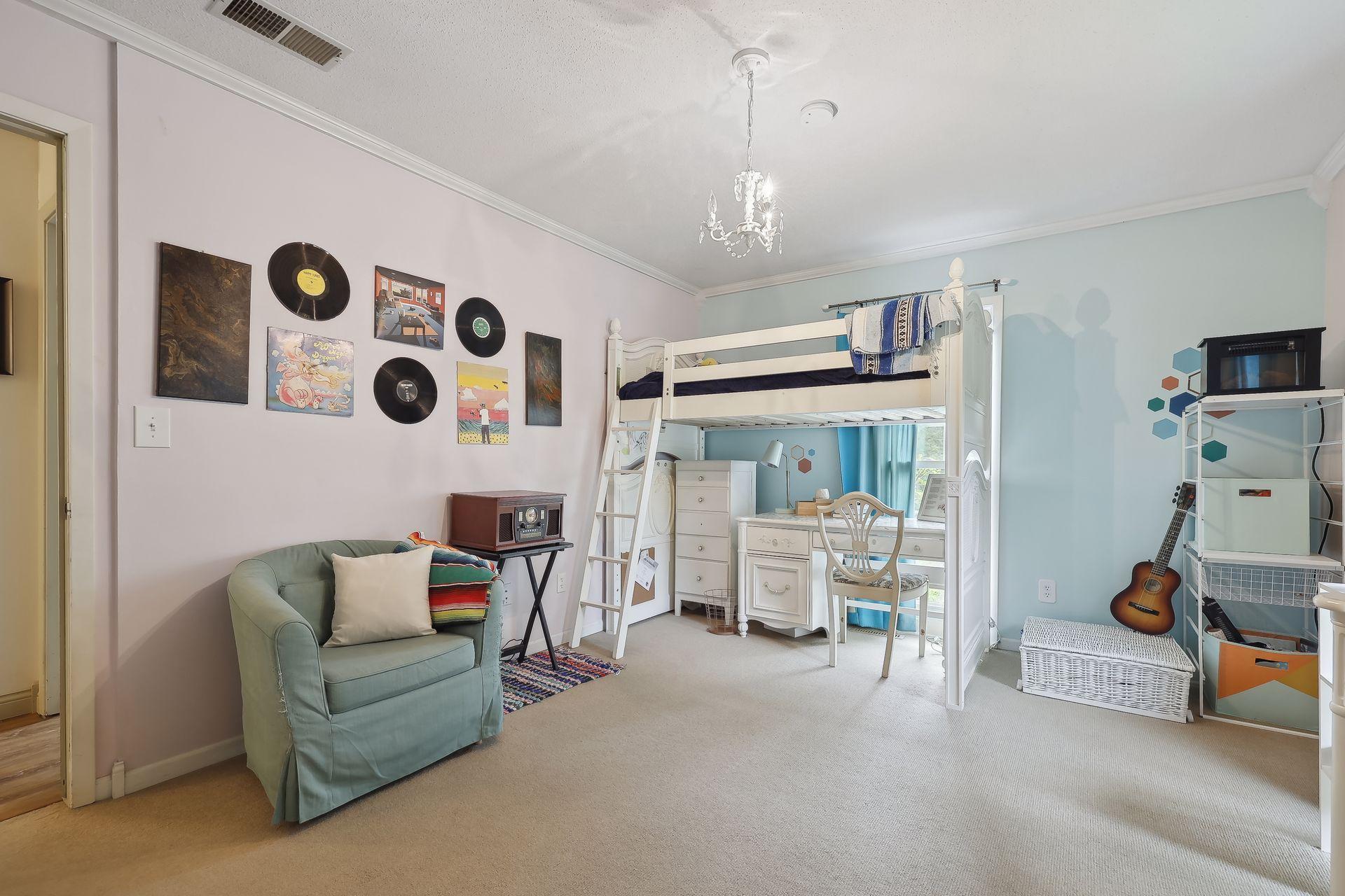 1065 Tamarack Drive