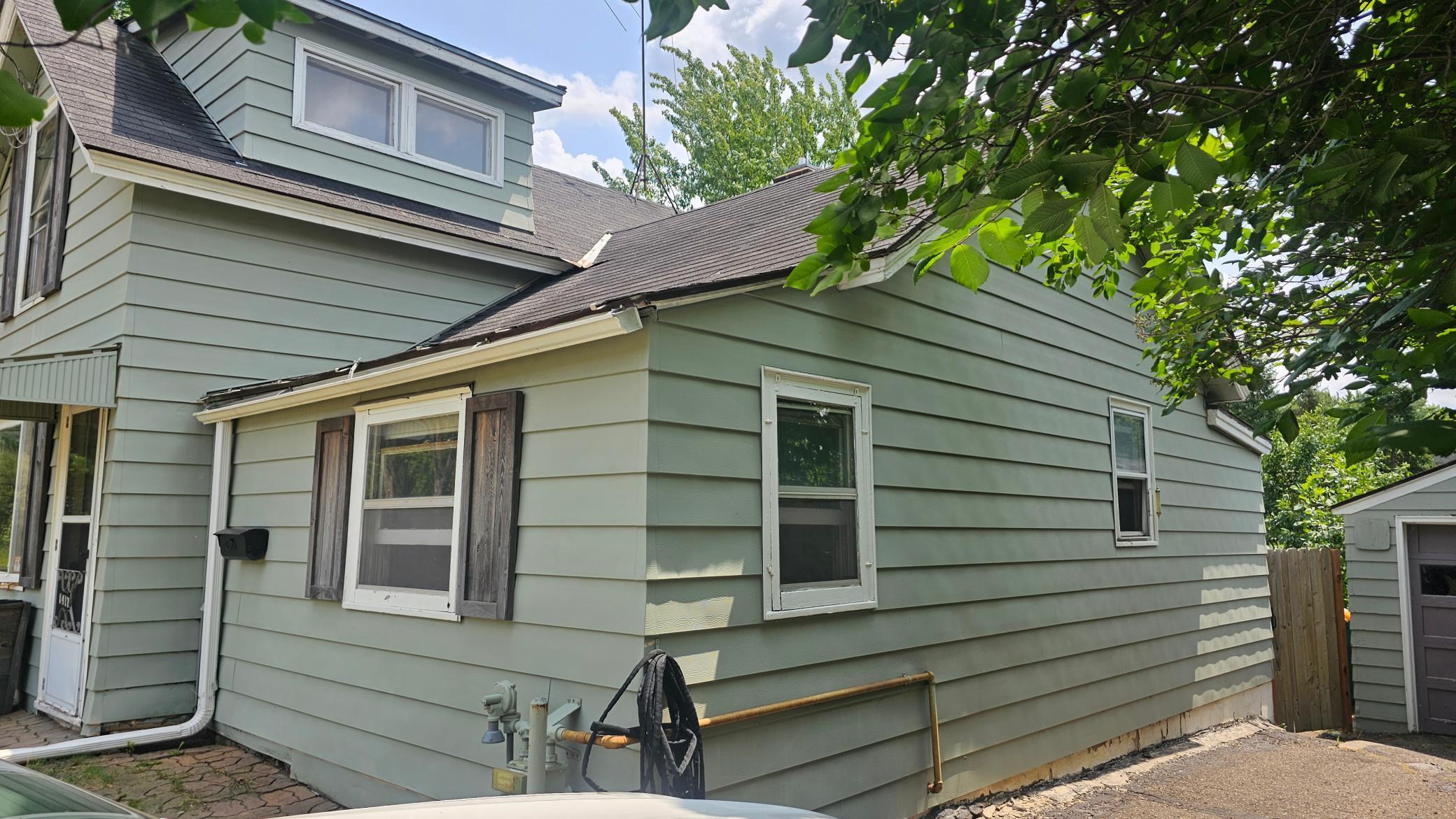 1417 Olive Street W