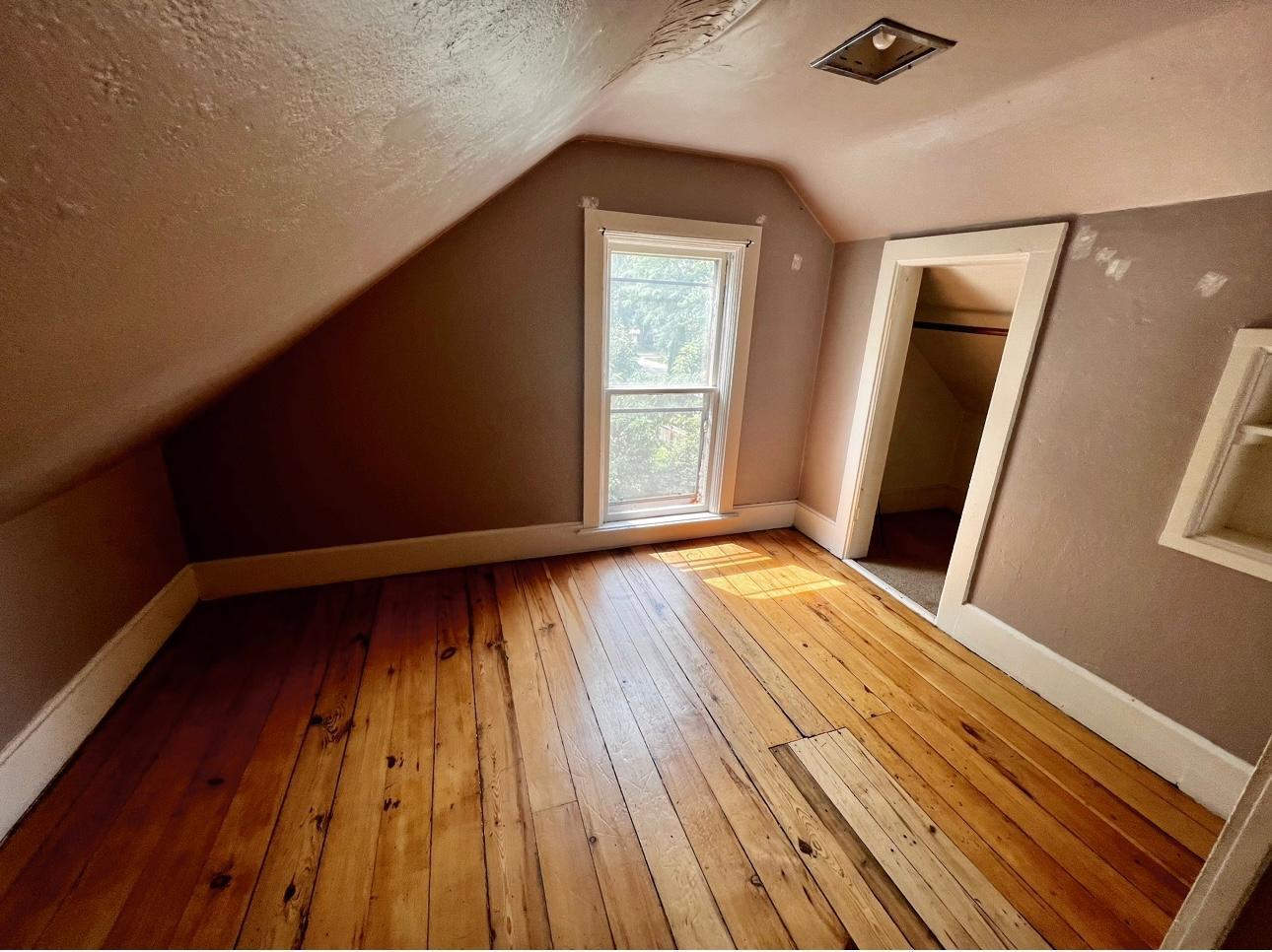 1417 Olive Street W