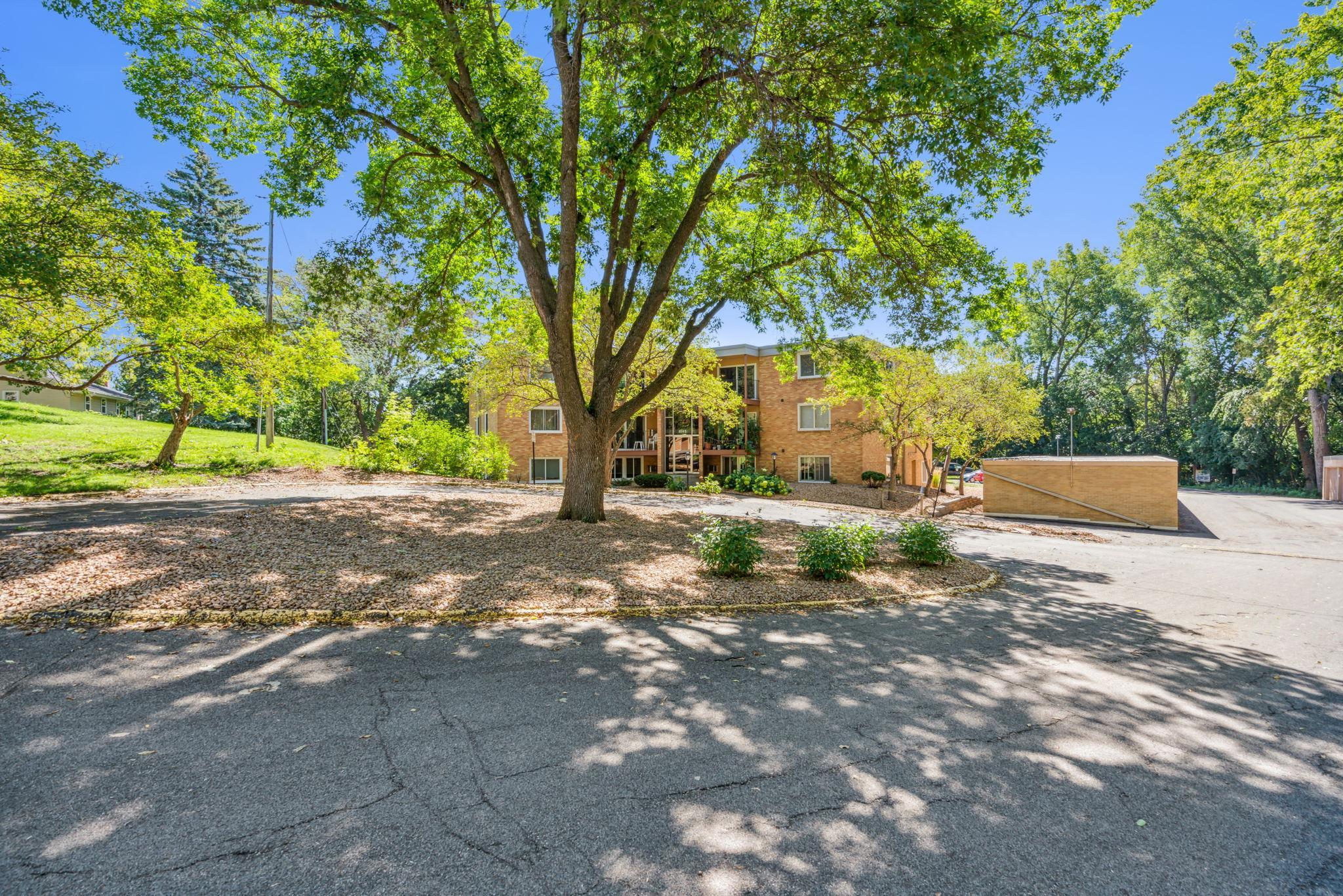 9145 Highway 55 Unit: 304