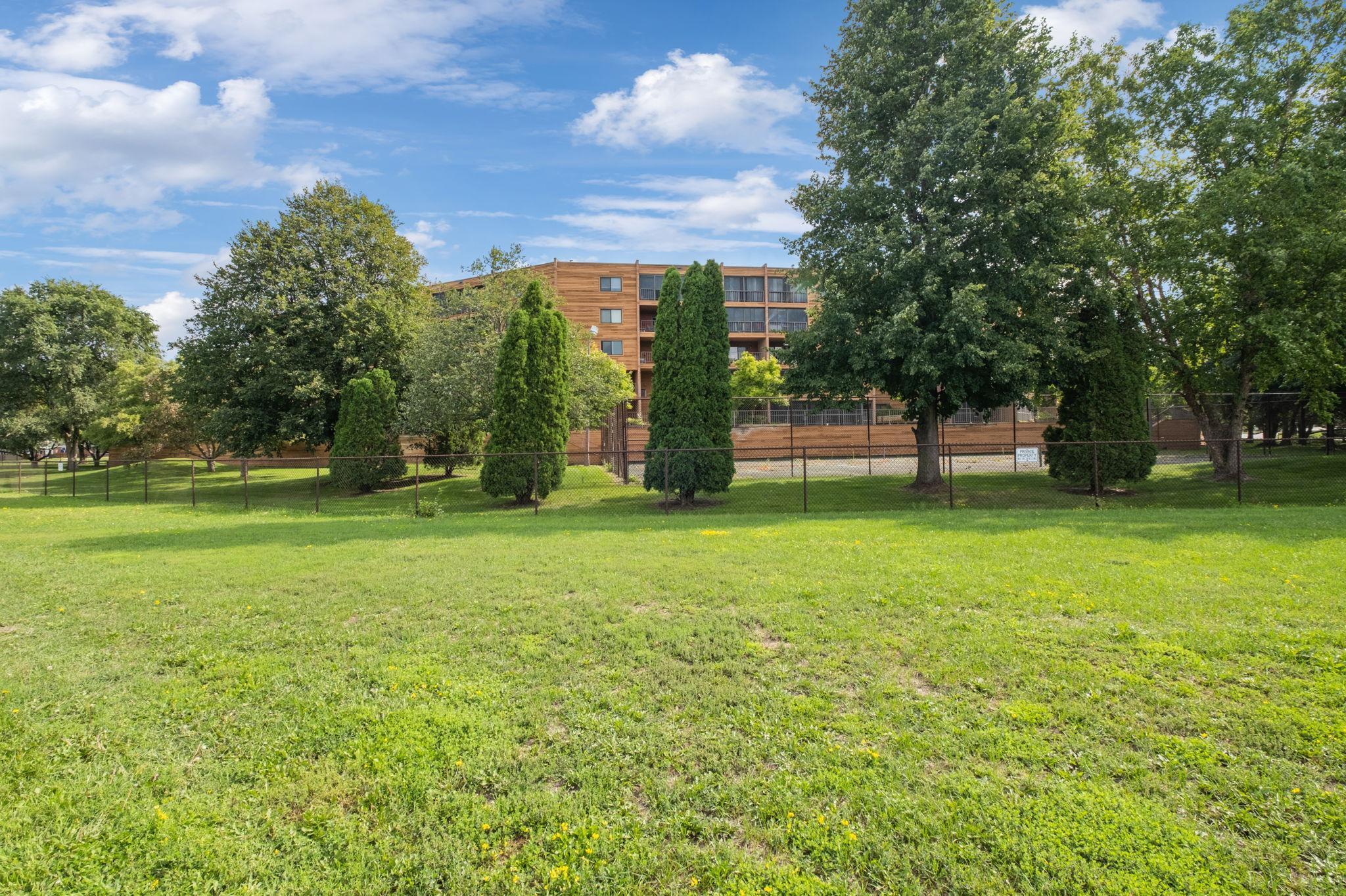 3320 Louisiana Avenue S Unit: 404
