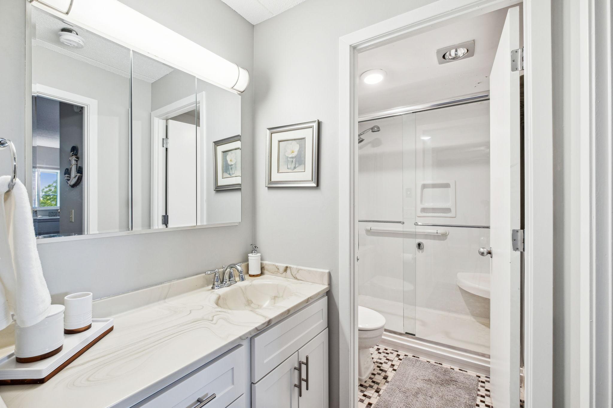 3320 Louisiana Avenue S Unit: 404