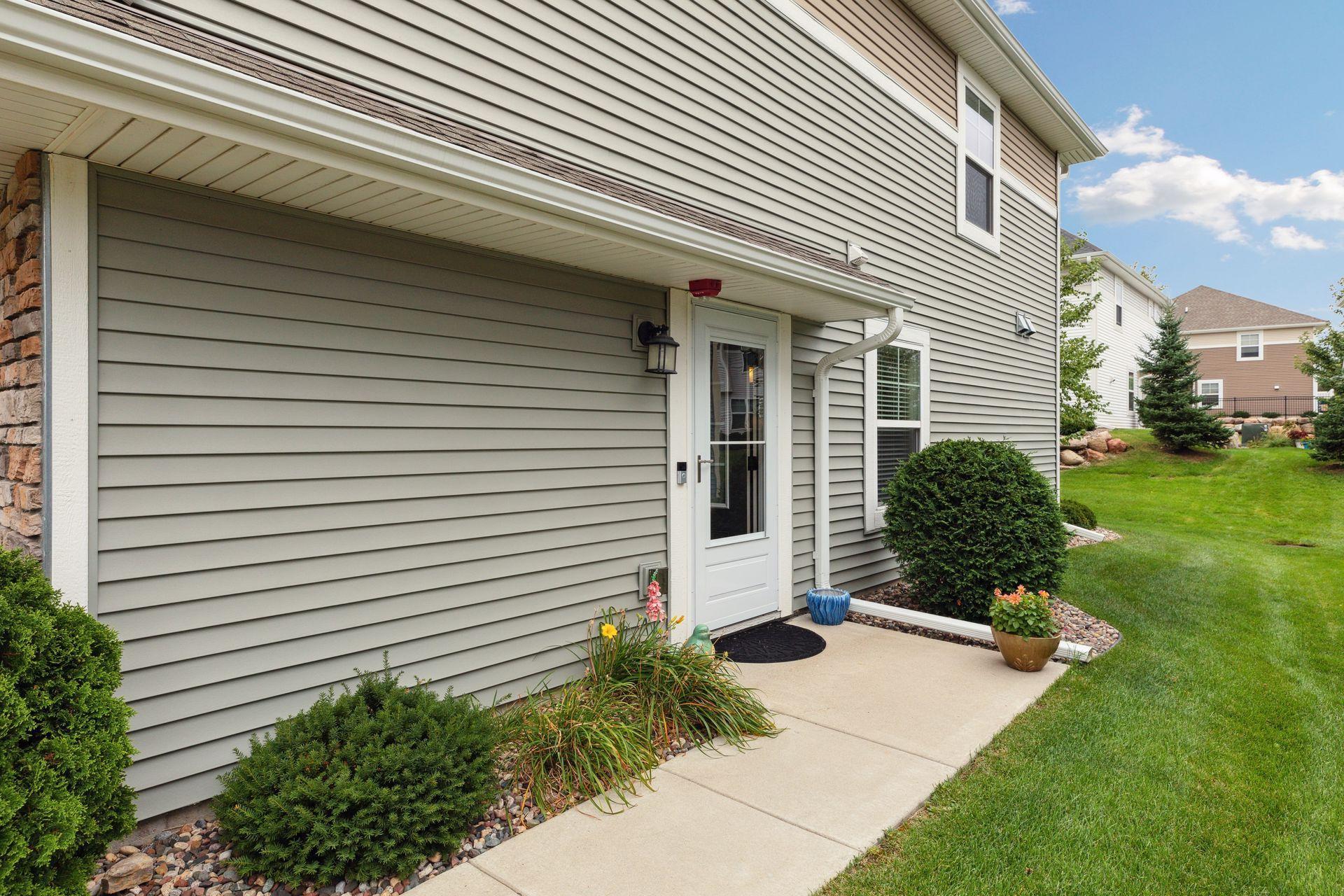 3255 Lakewood Trail