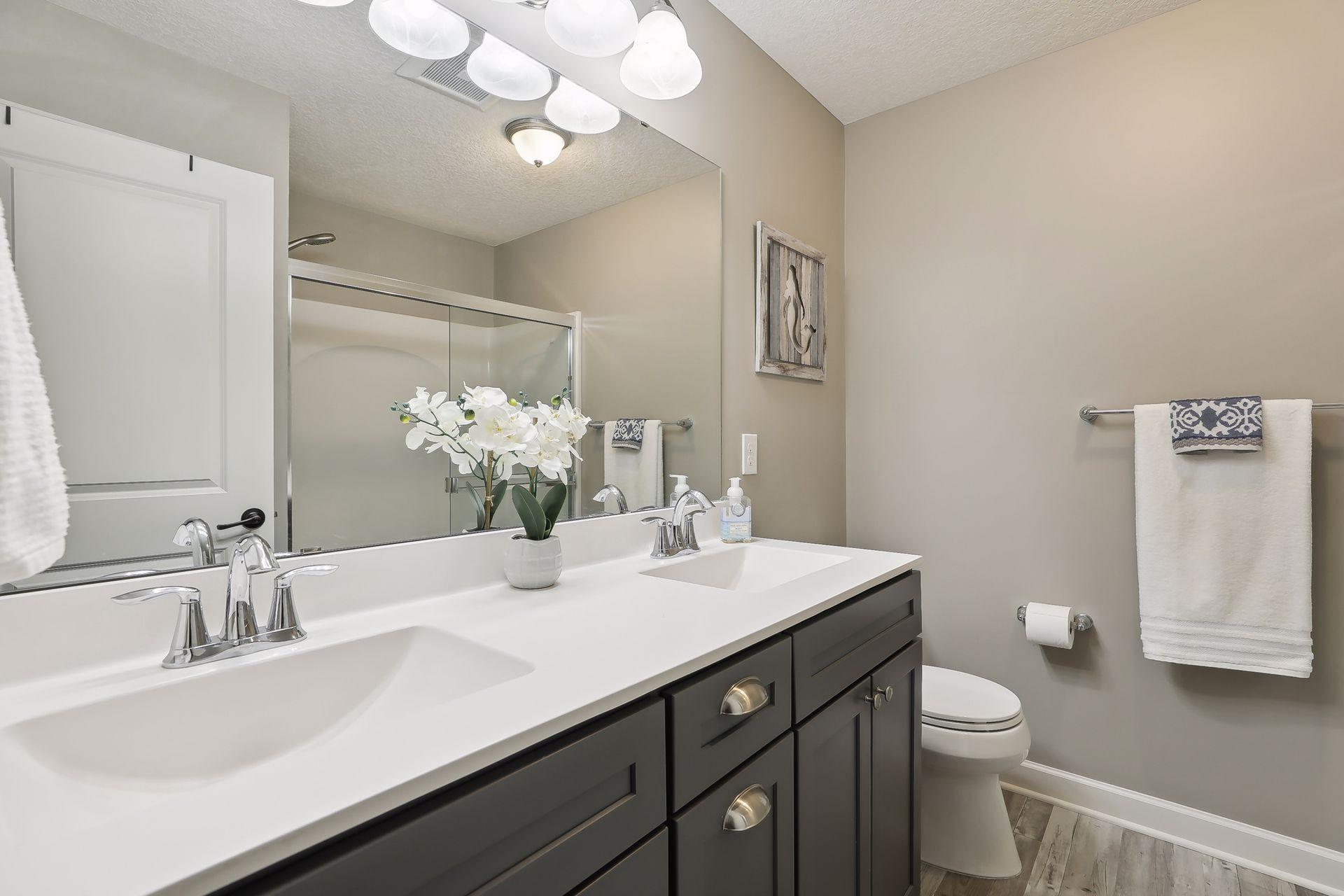 3255 Lakewood Trail