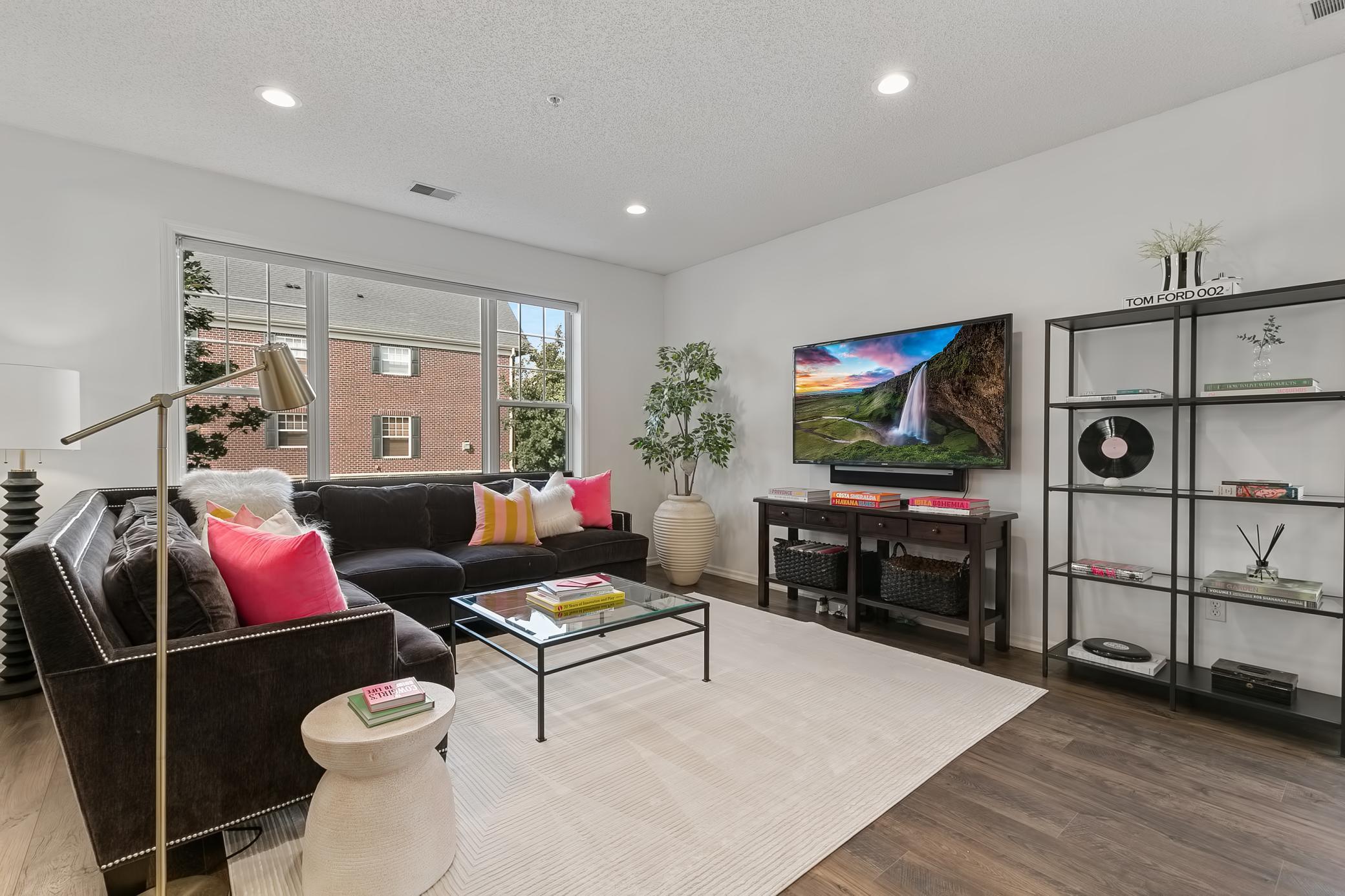 6090 W 16th Street Unit: 901