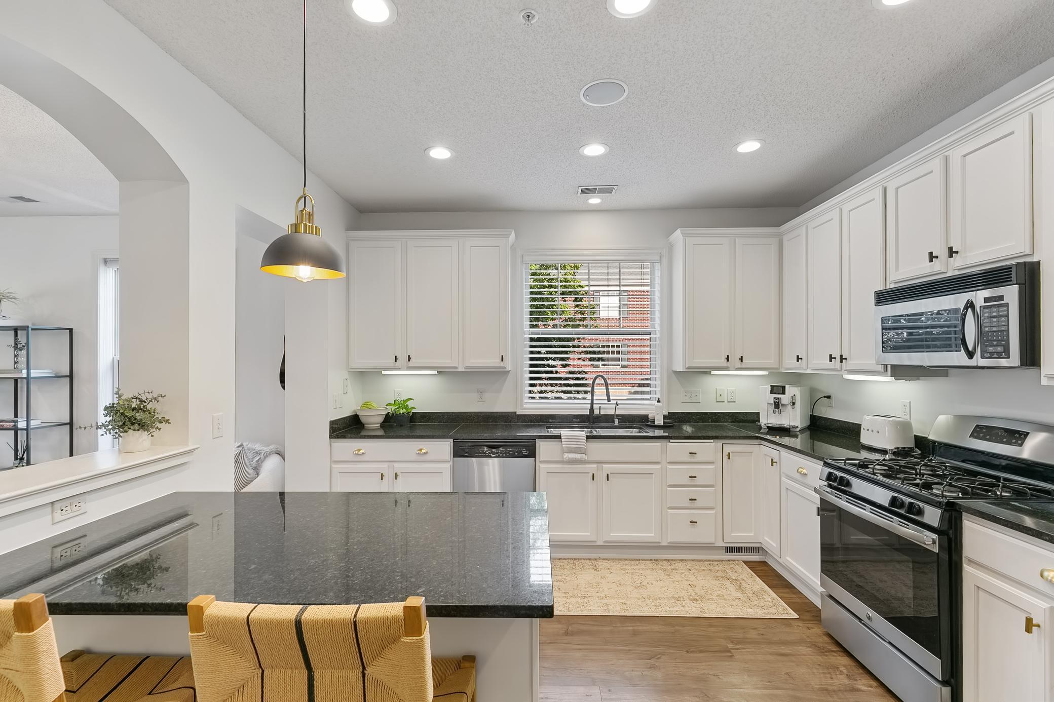 6090 W 16th Street Unit: 901
