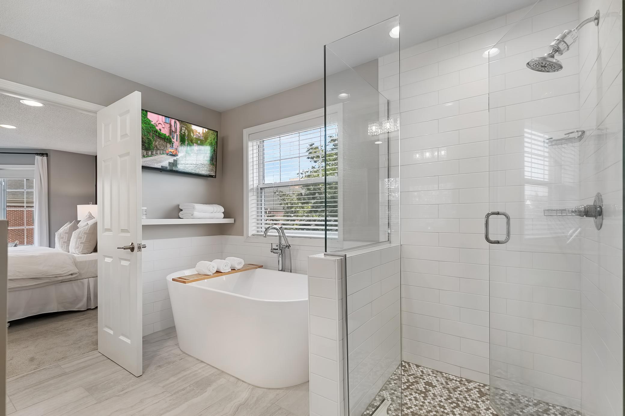 6090 W 16th Street Unit: 901