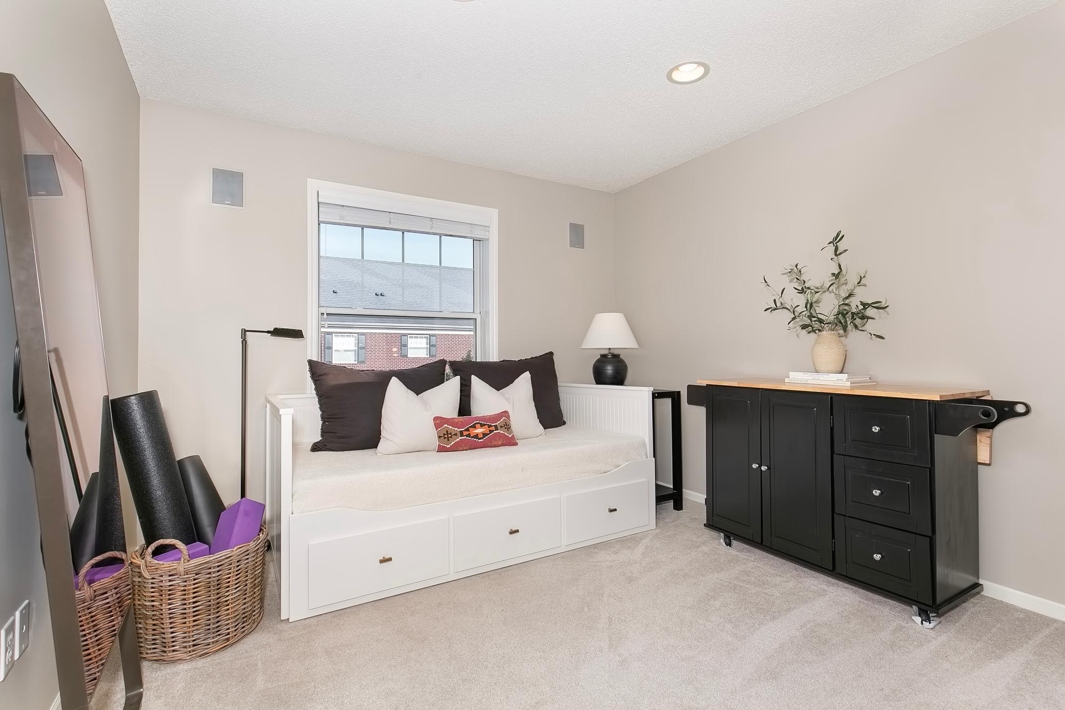 6090 W 16th Street Unit: 901