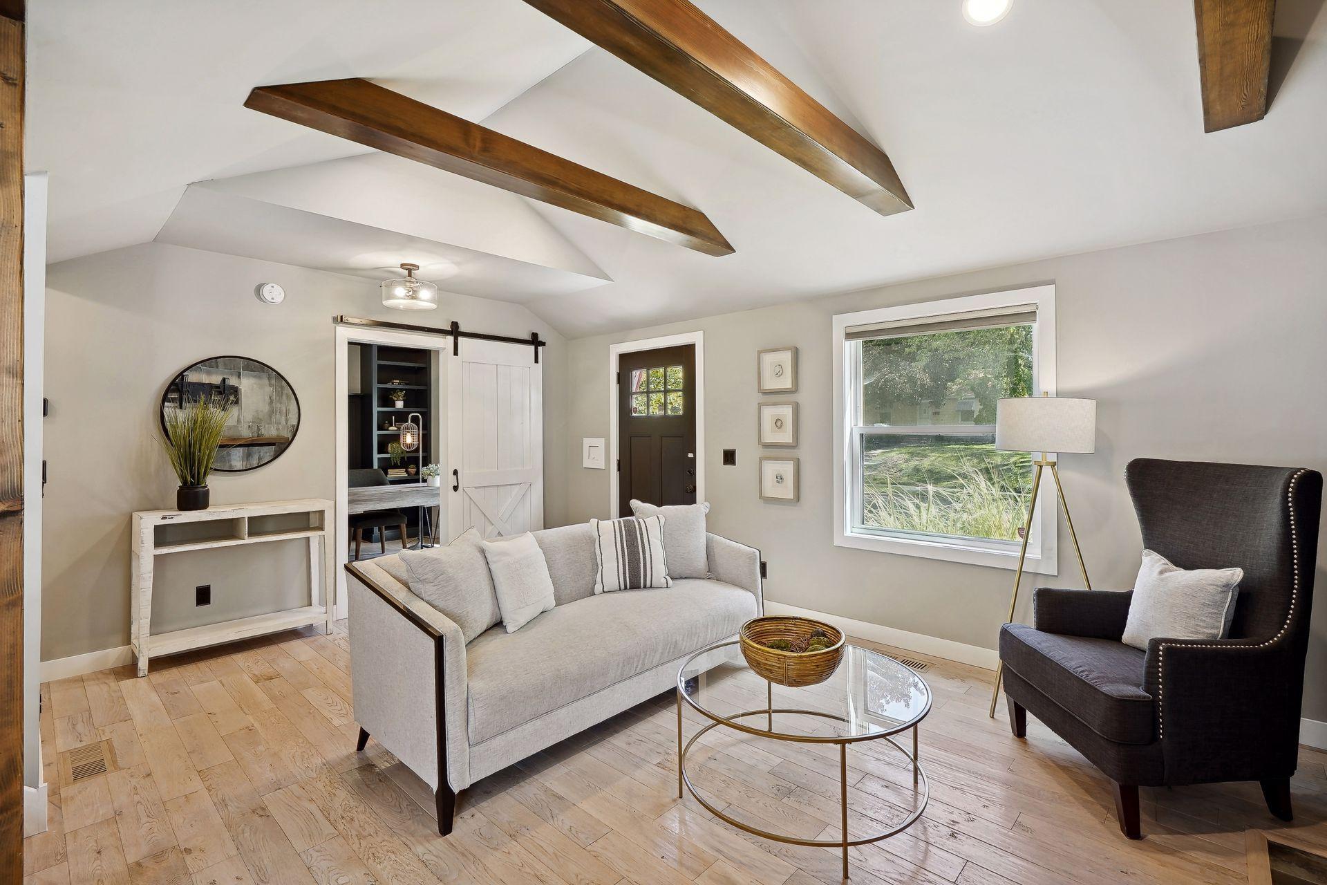 2728 Webster Avenue S