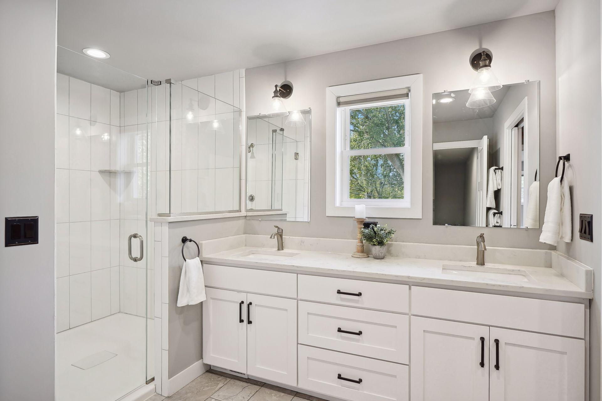 2728 Webster Avenue S