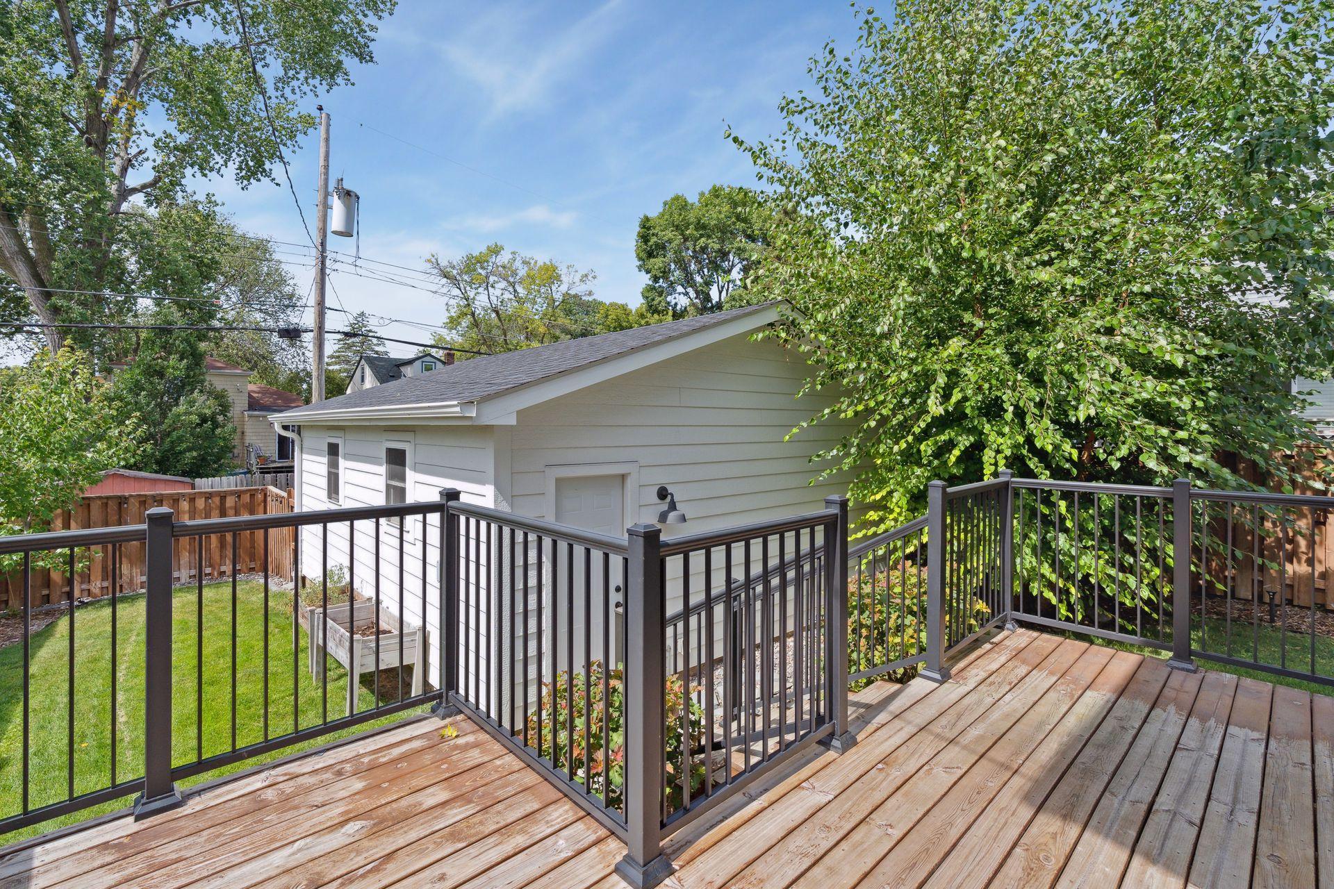 2728 Webster Avenue S