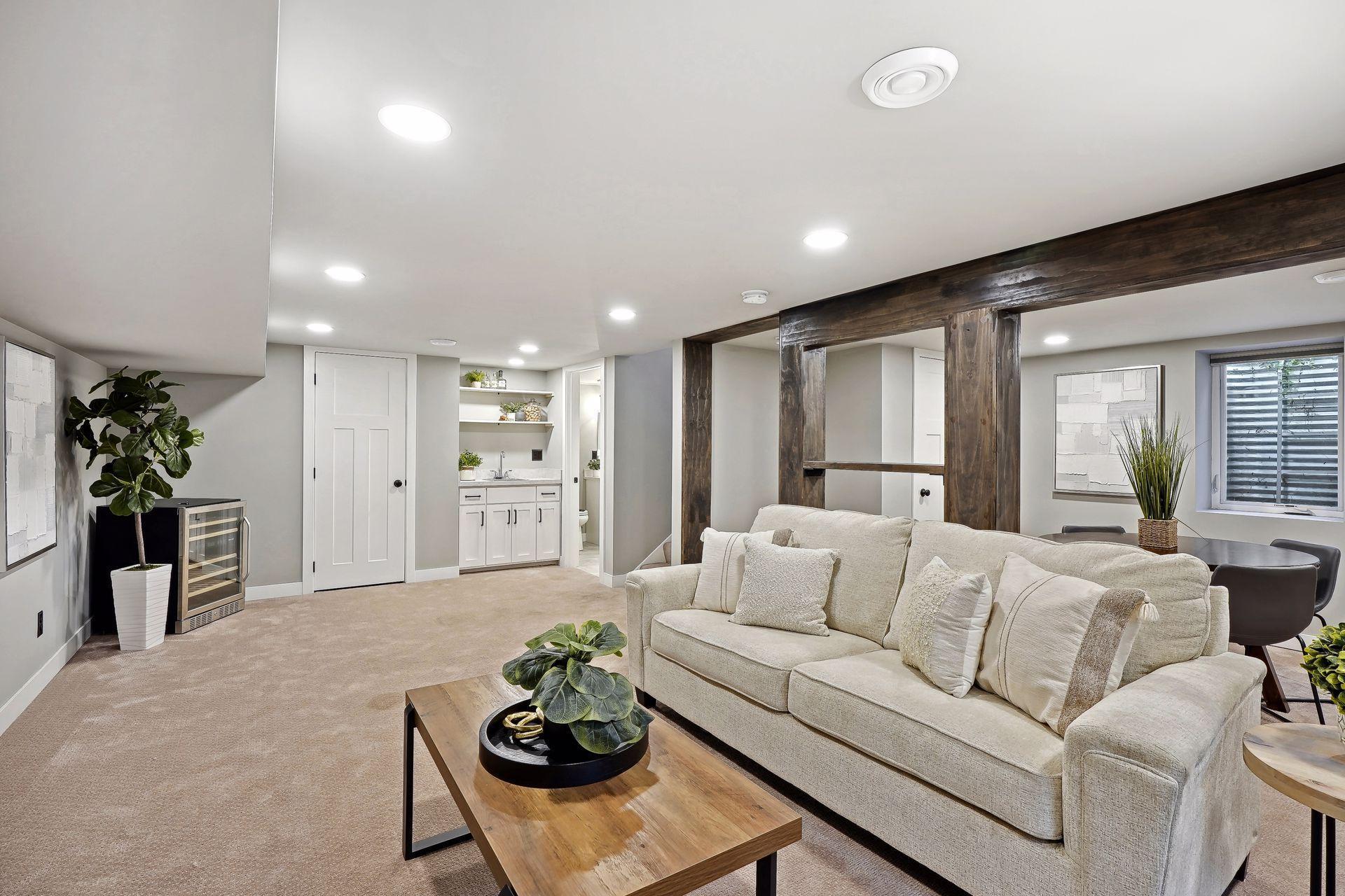 2728 Webster Avenue S