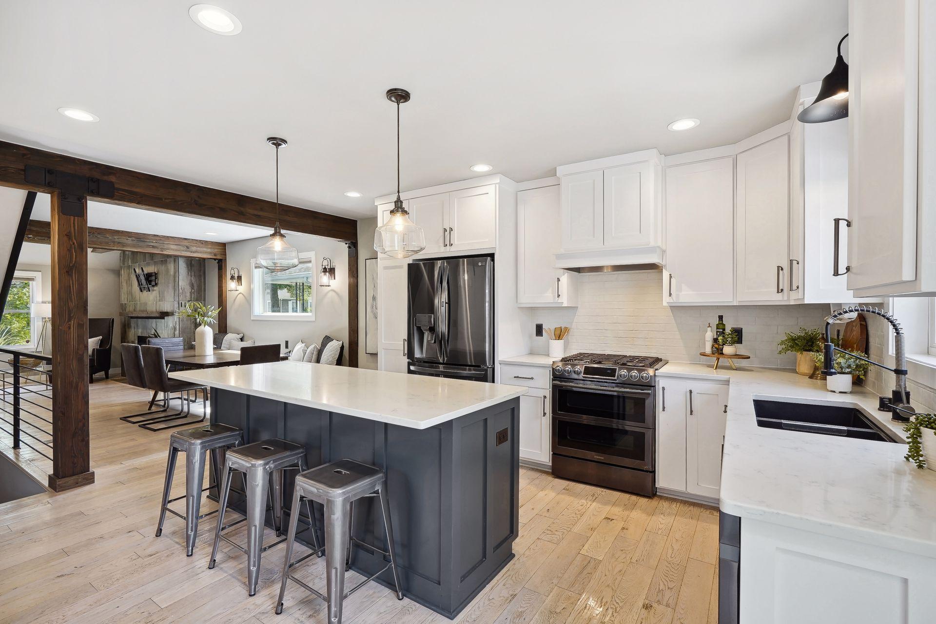 2728 Webster Avenue S