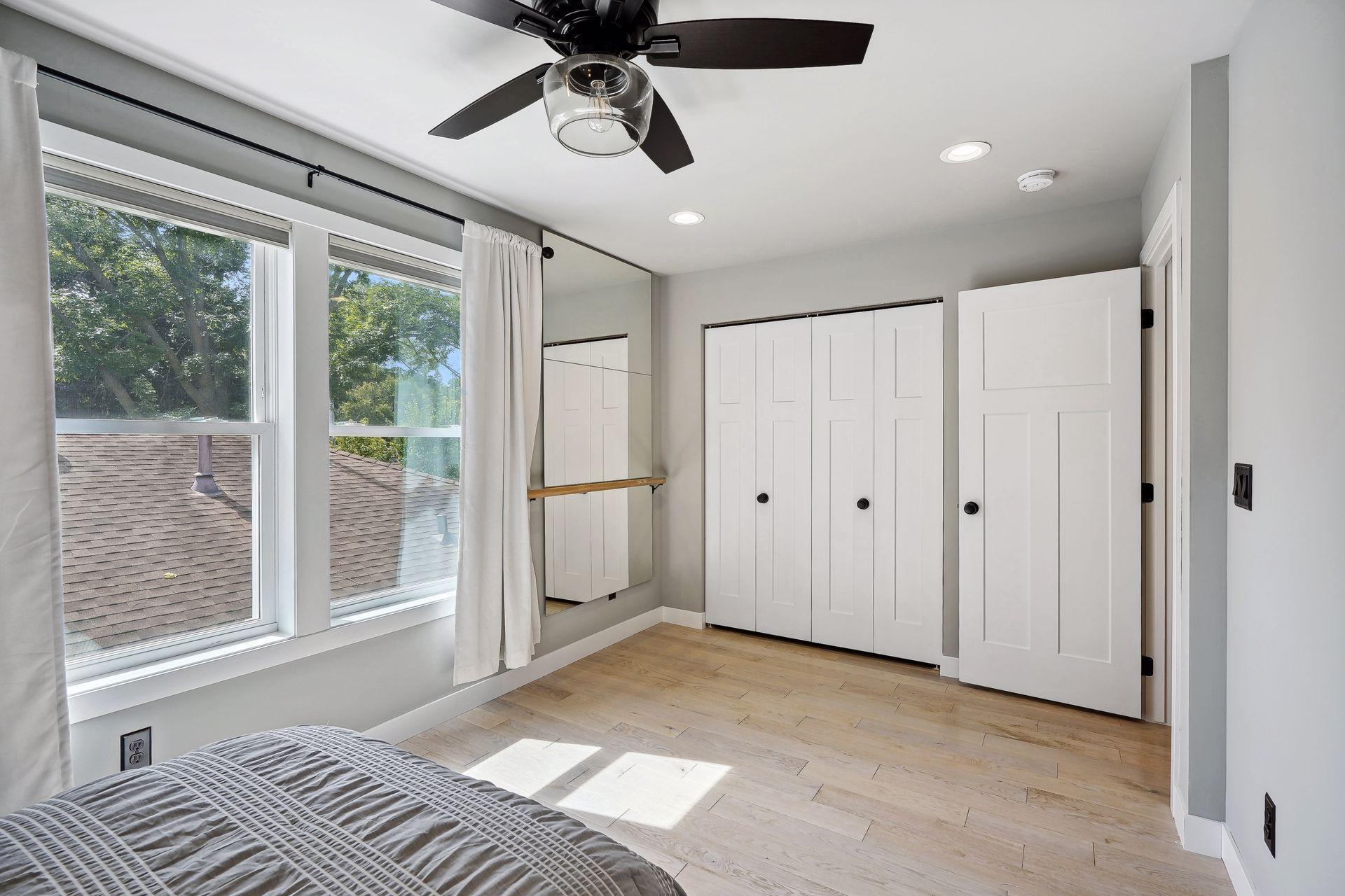 2728 Webster Avenue S