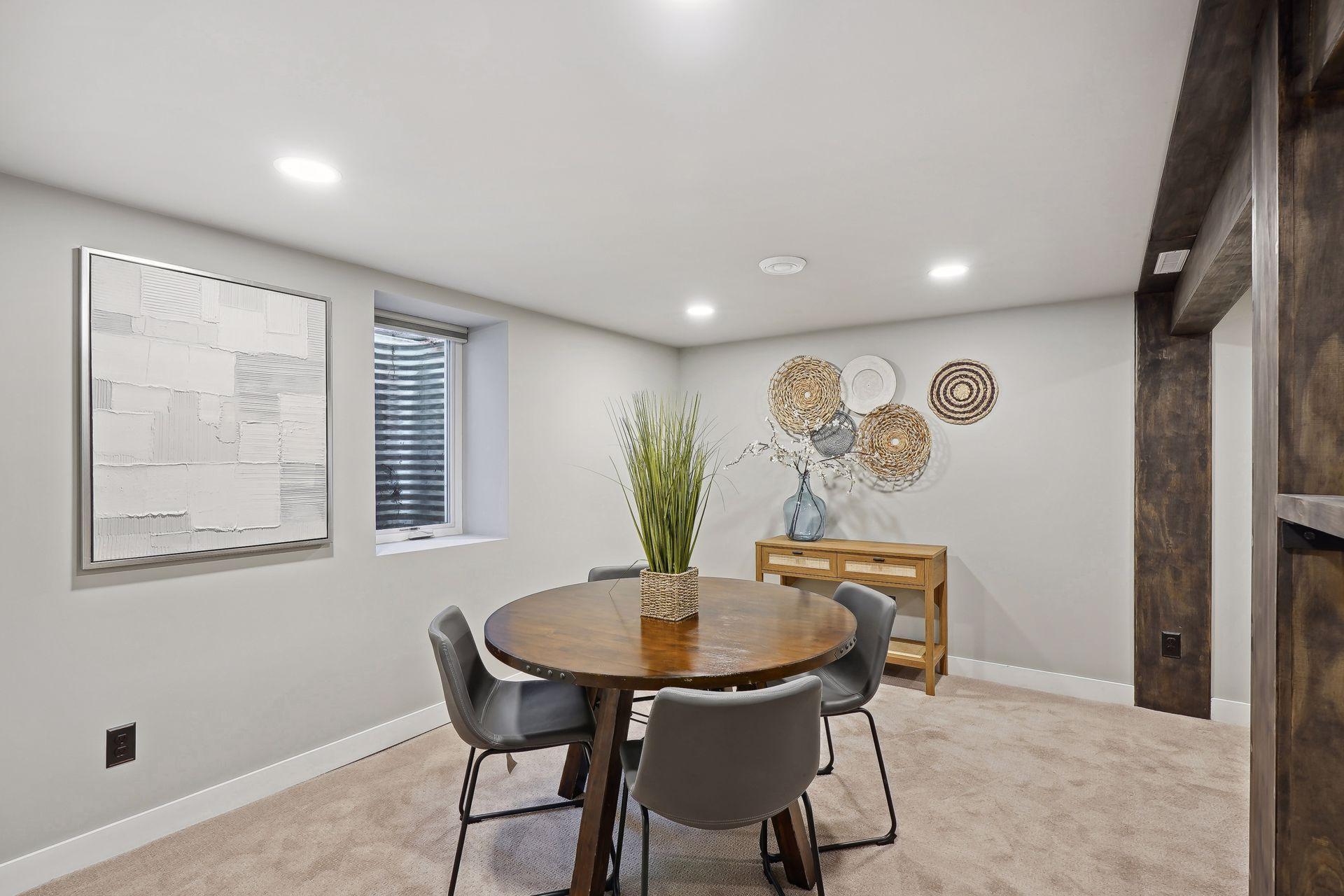 2728 Webster Avenue S