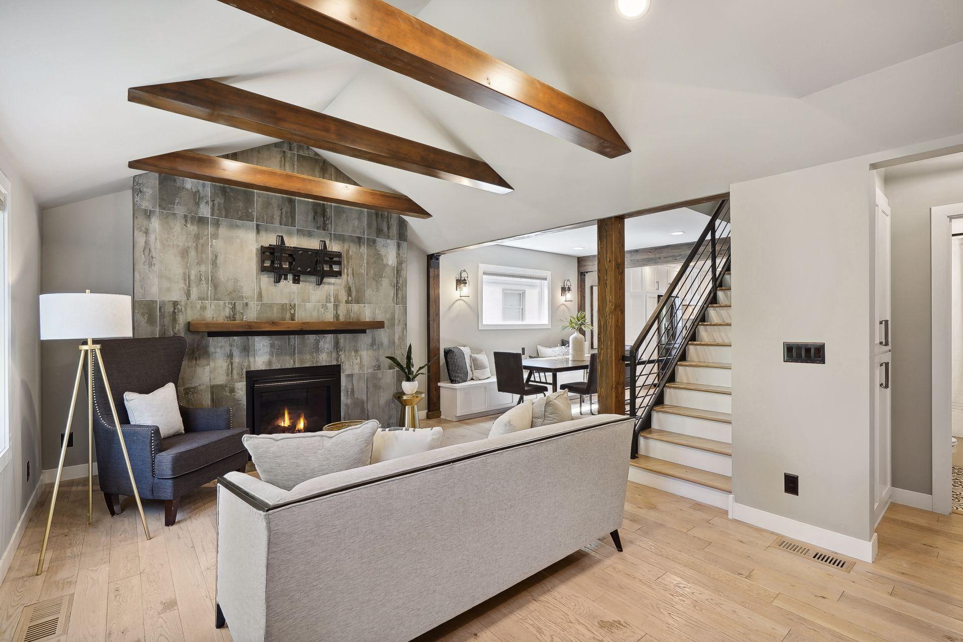 2728 Webster Avenue S