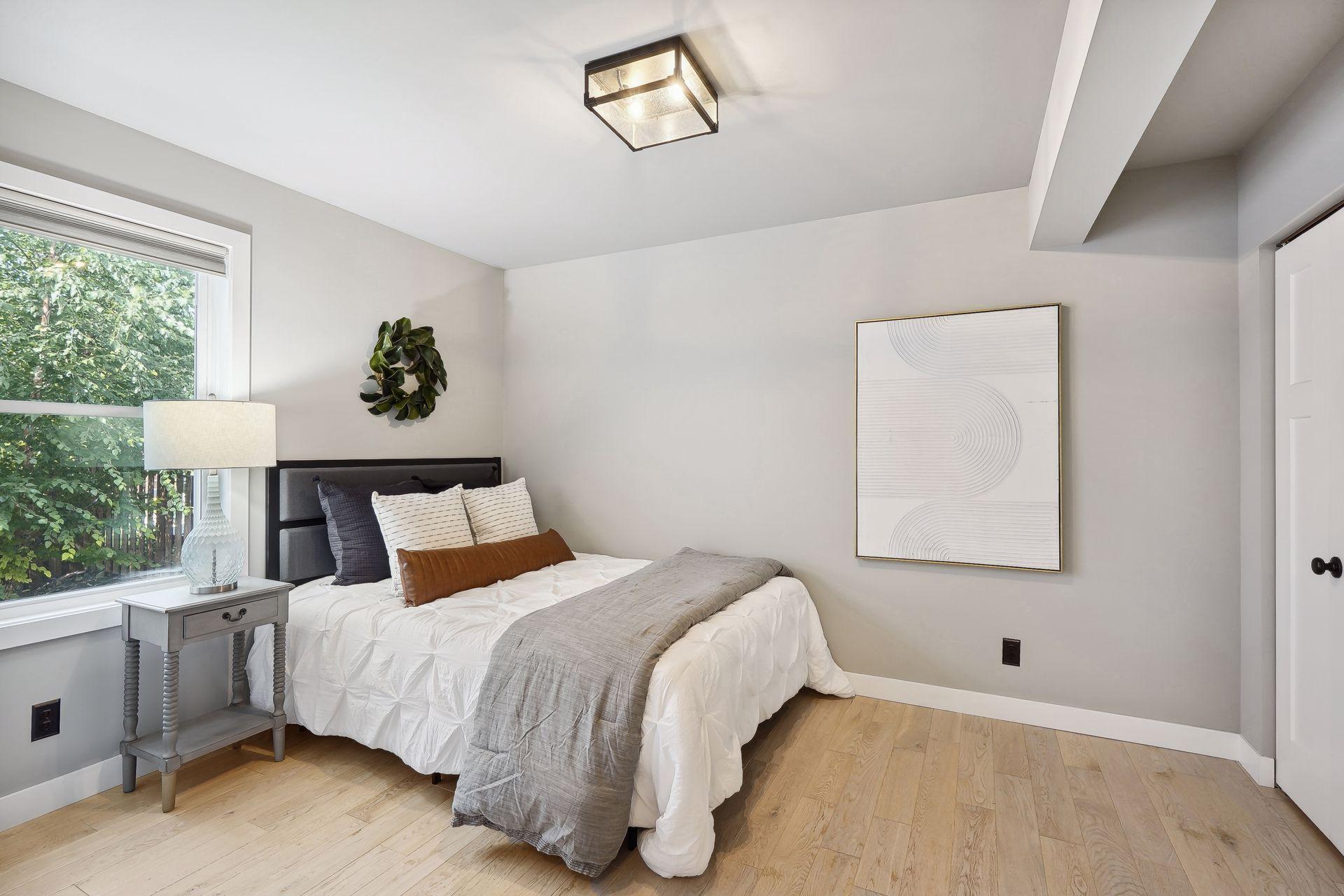 2728 Webster Avenue S